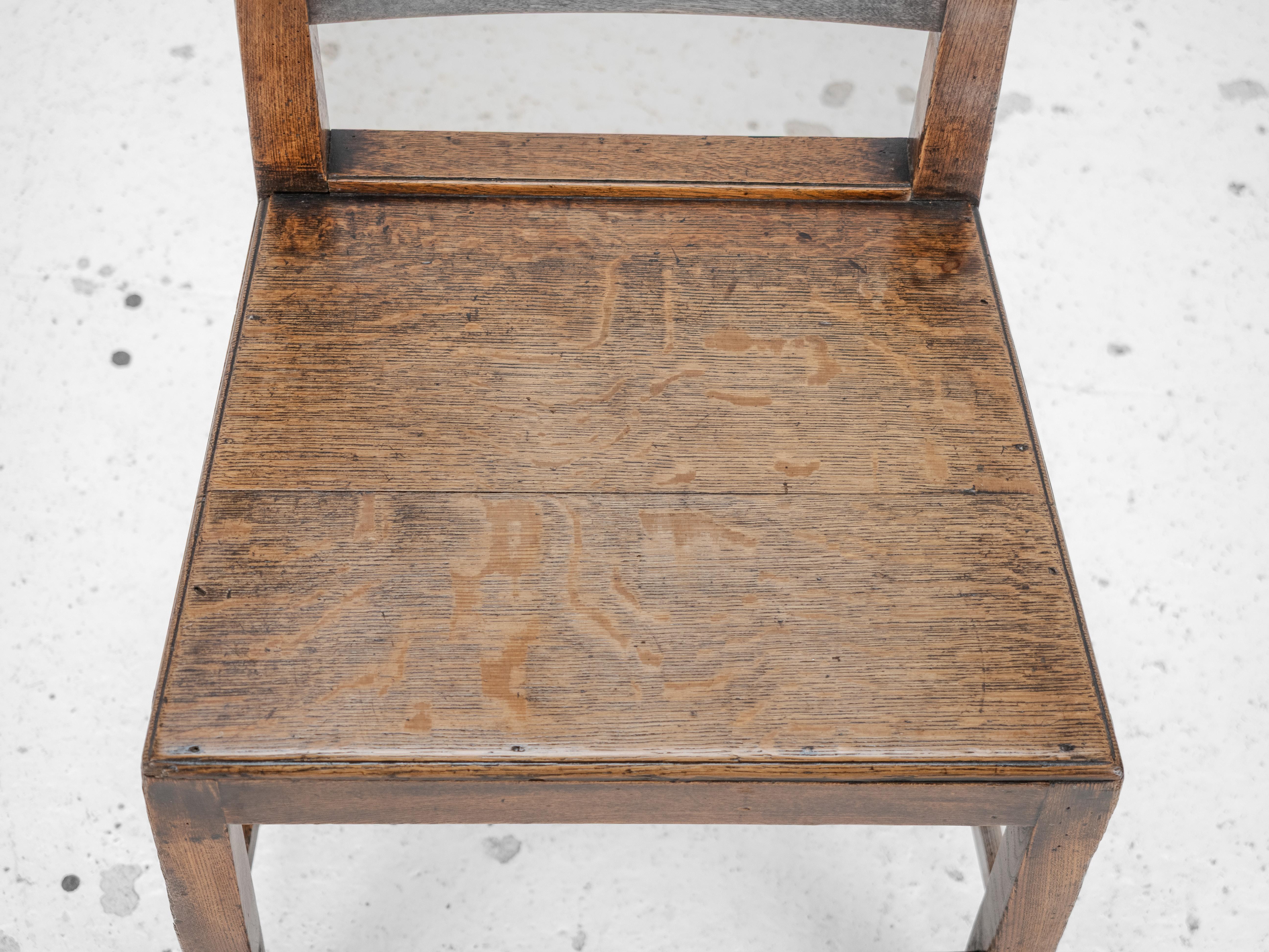 Chaise de campagne géorgienne de la fin du XVIIIe siècle en chêne et orme (Hall Dining Side) en vente 4