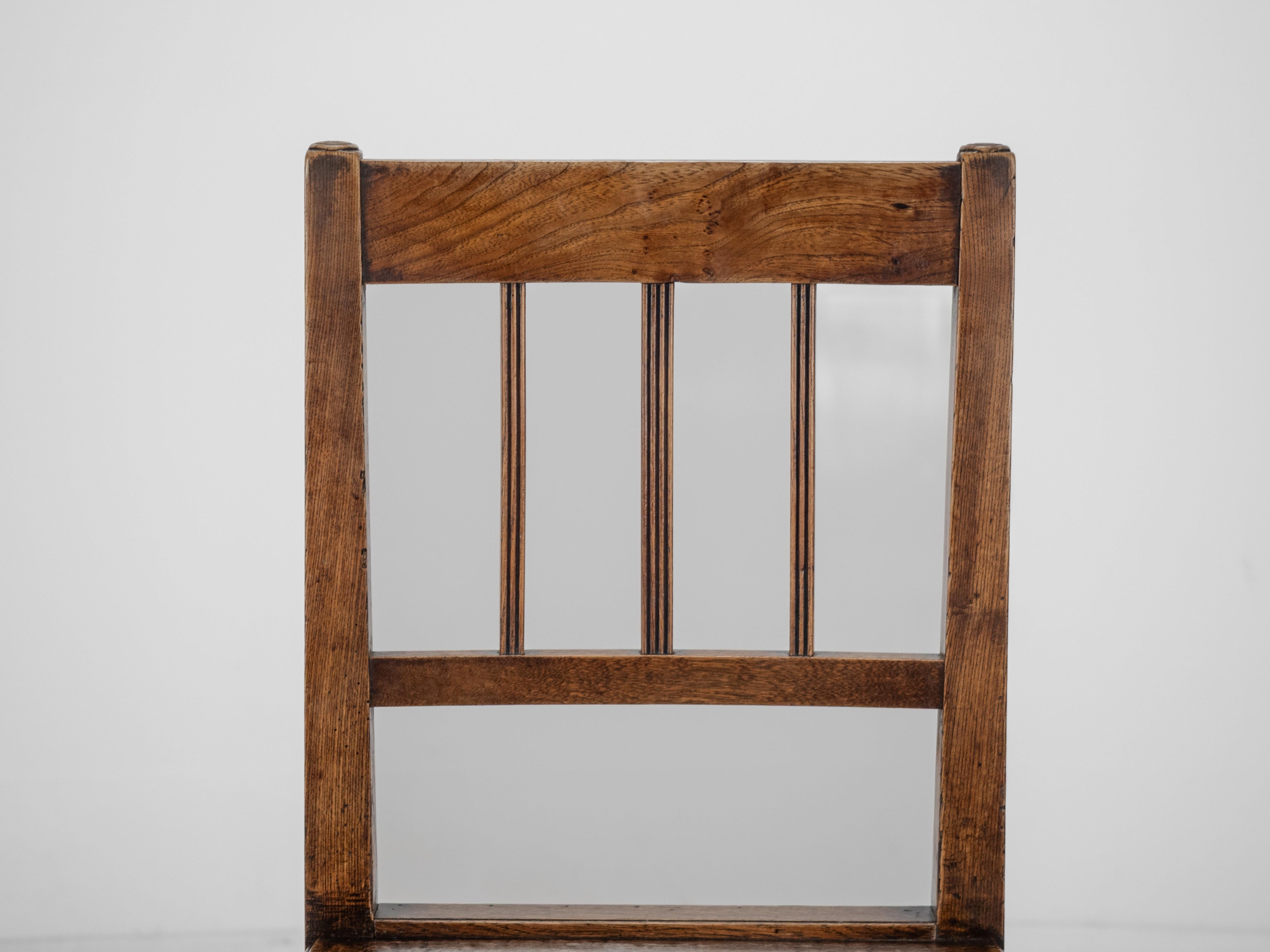 Chaise de campagne géorgienne de la fin du XVIIIe siècle en chêne et orme (Hall Dining Side) en vente 5