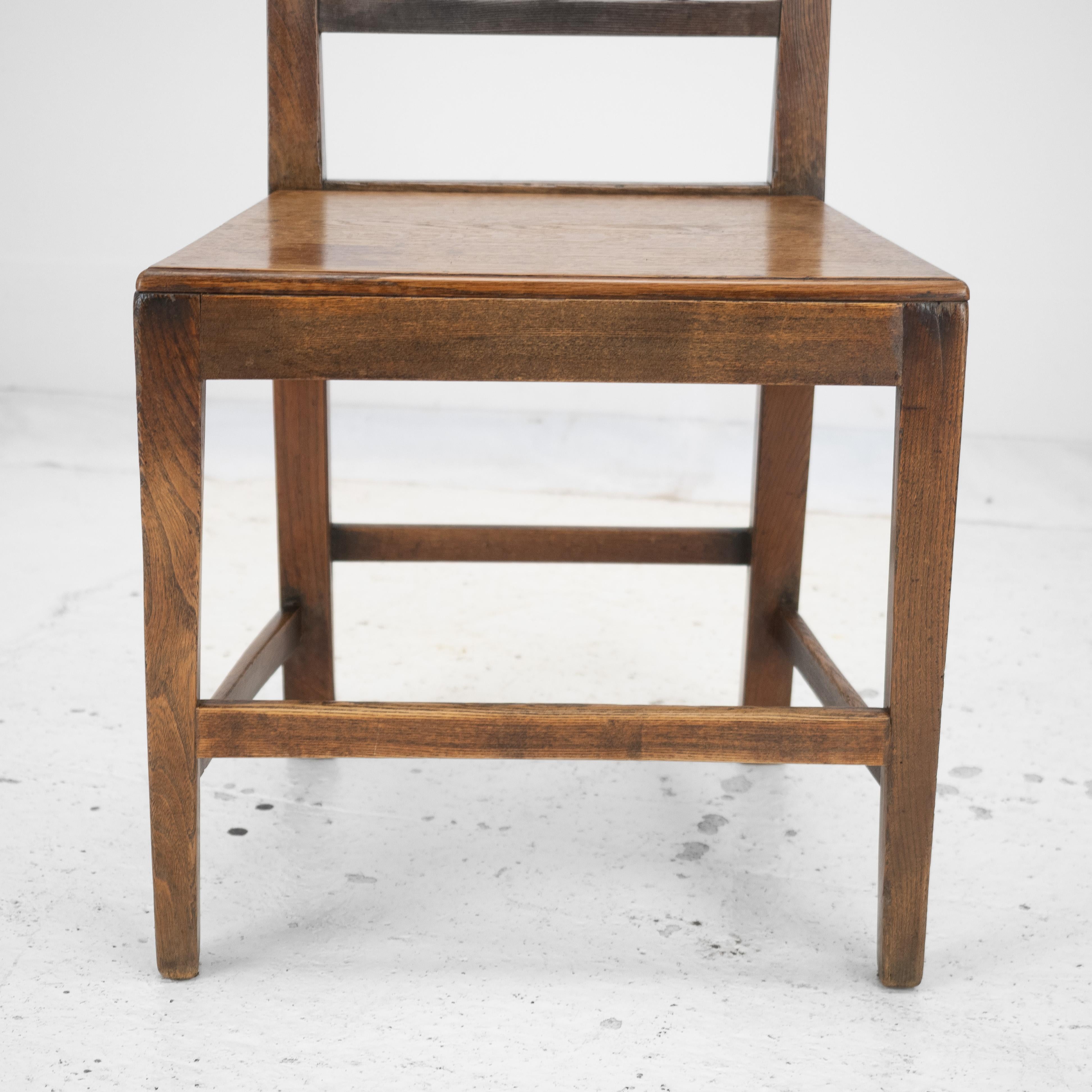 Georgian Late 18th Century Pair of Oak and Elm Country Chairs (Hall Dining Side) For Sale 7