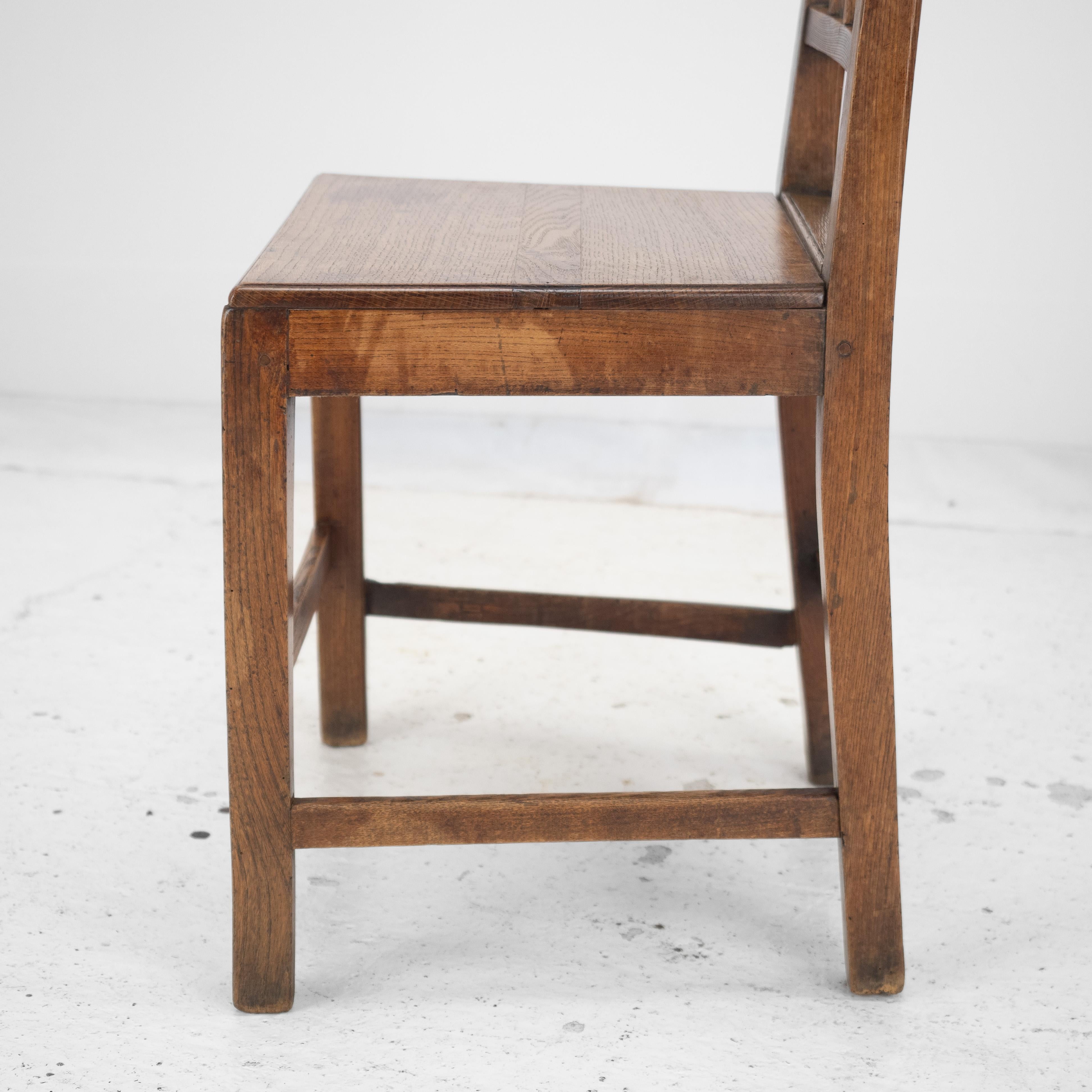 Georgian Late 18th Century Pair of Oak and Elm Country Chairs (Hall Dining Side) For Sale 8