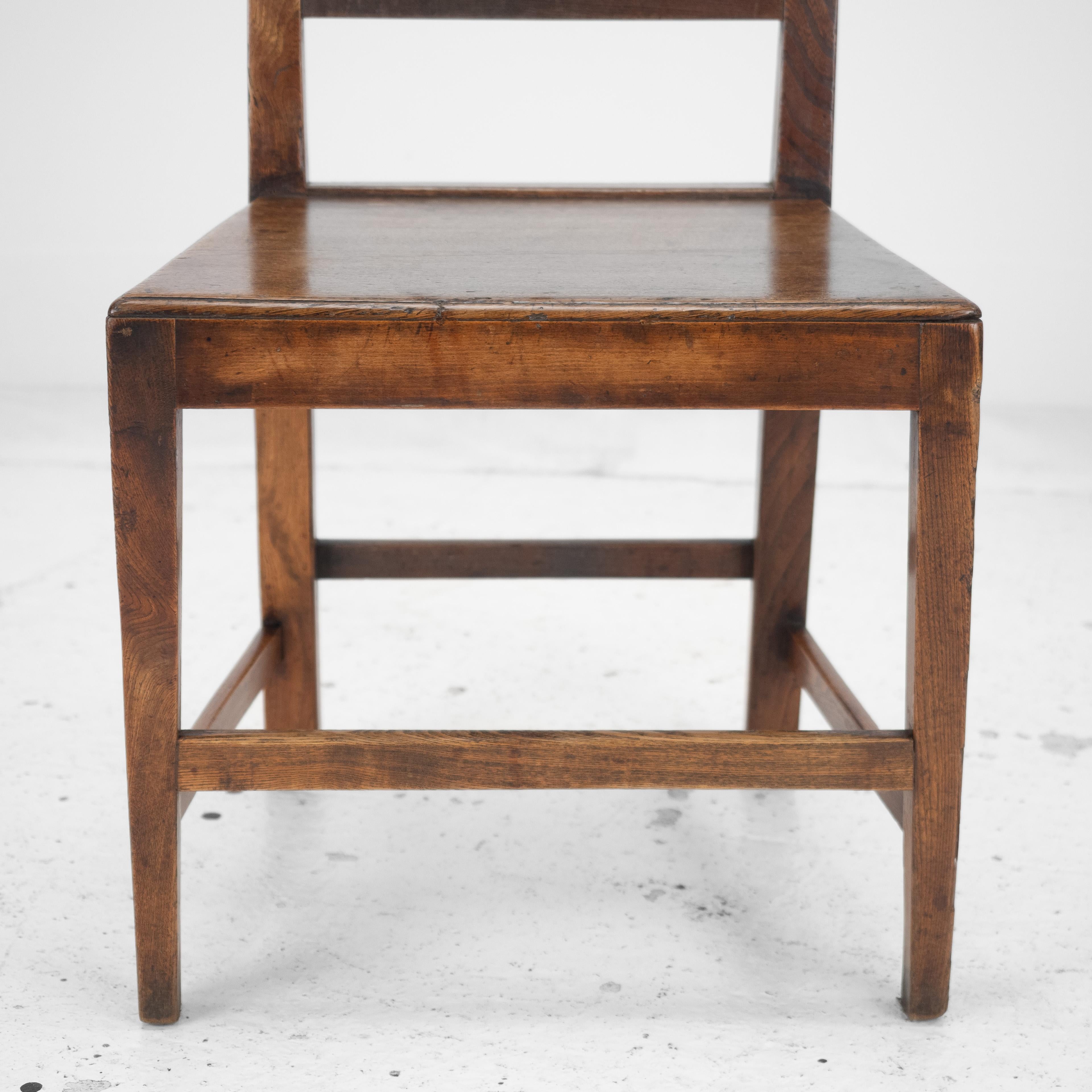 Georgian Late 18th Century Pair of Oak and Elm Country Chairs (Hall Dining Side) For Sale 11