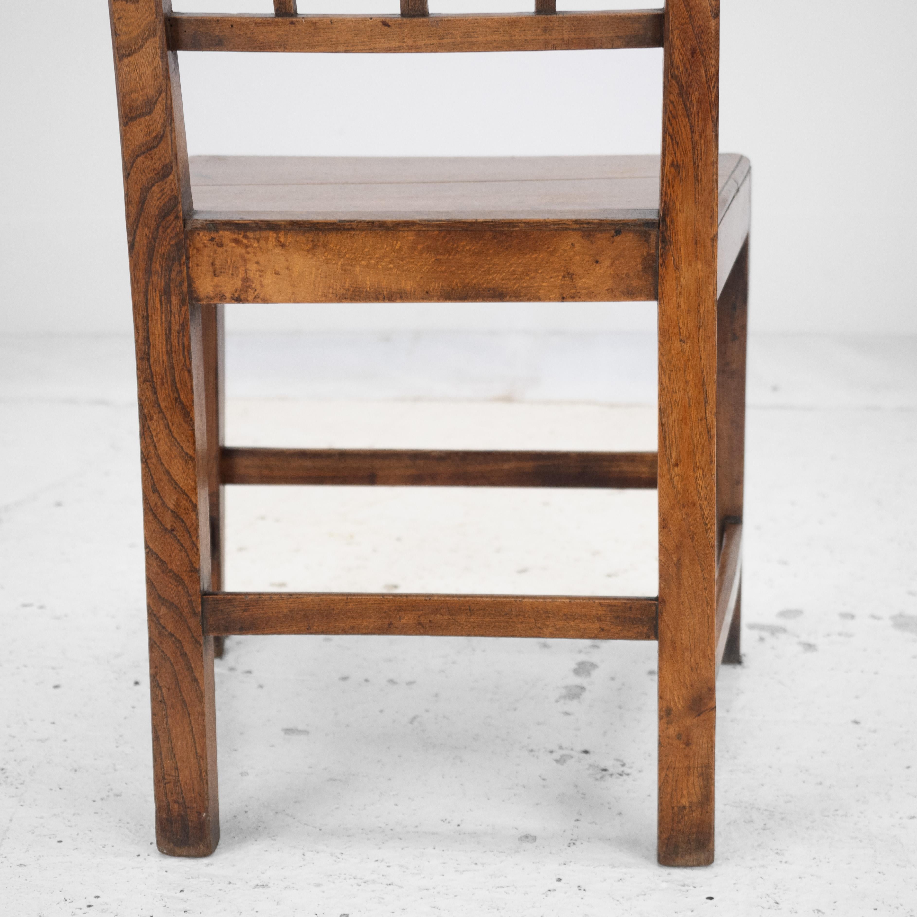 Georgian Late 18th Century Pair of Oak and Elm Country Chairs (Hall Dining Side) For Sale 13