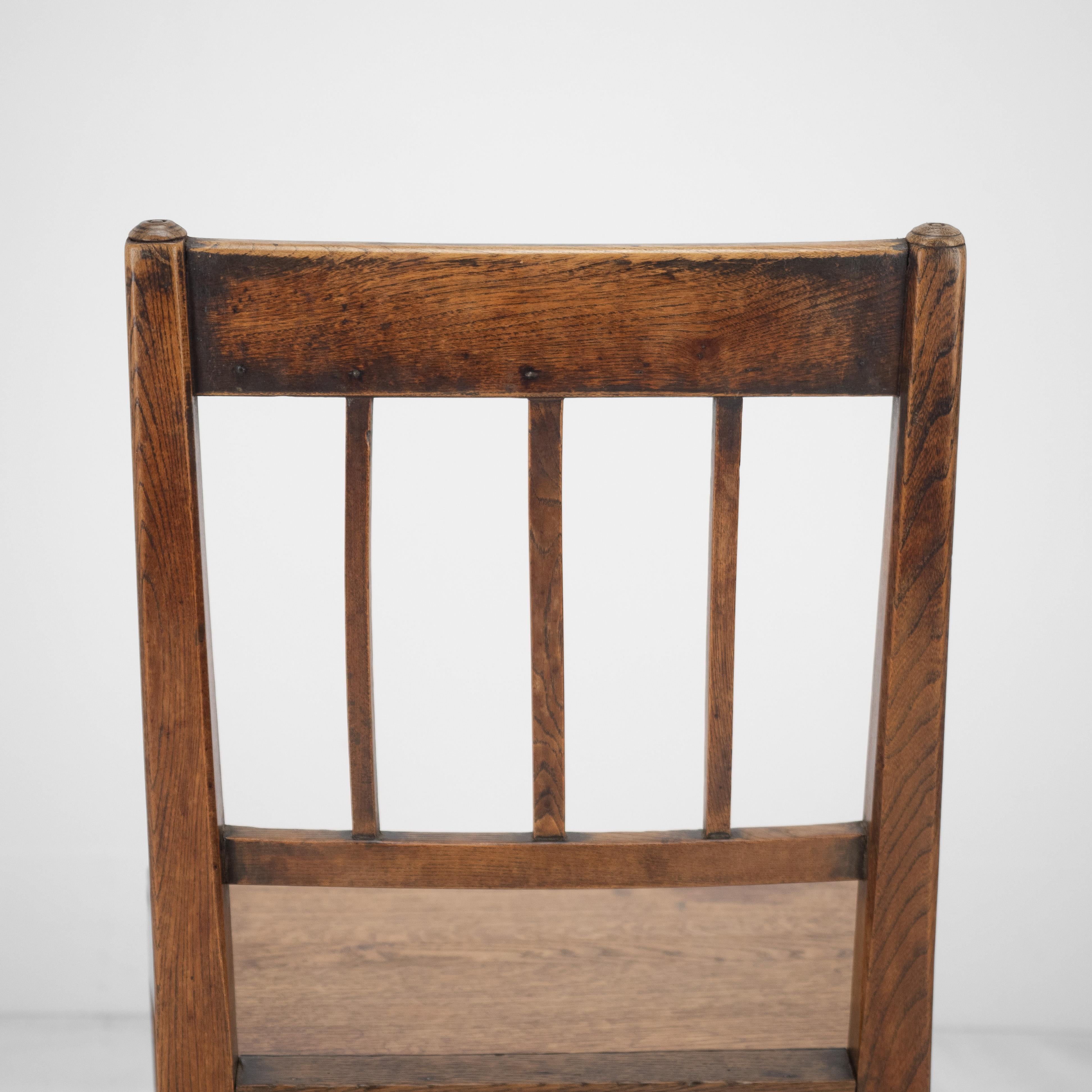 Georgian Late 18th Century Pair of Oak and Elm Country Chairs (Hall Dining Side) For Sale 5