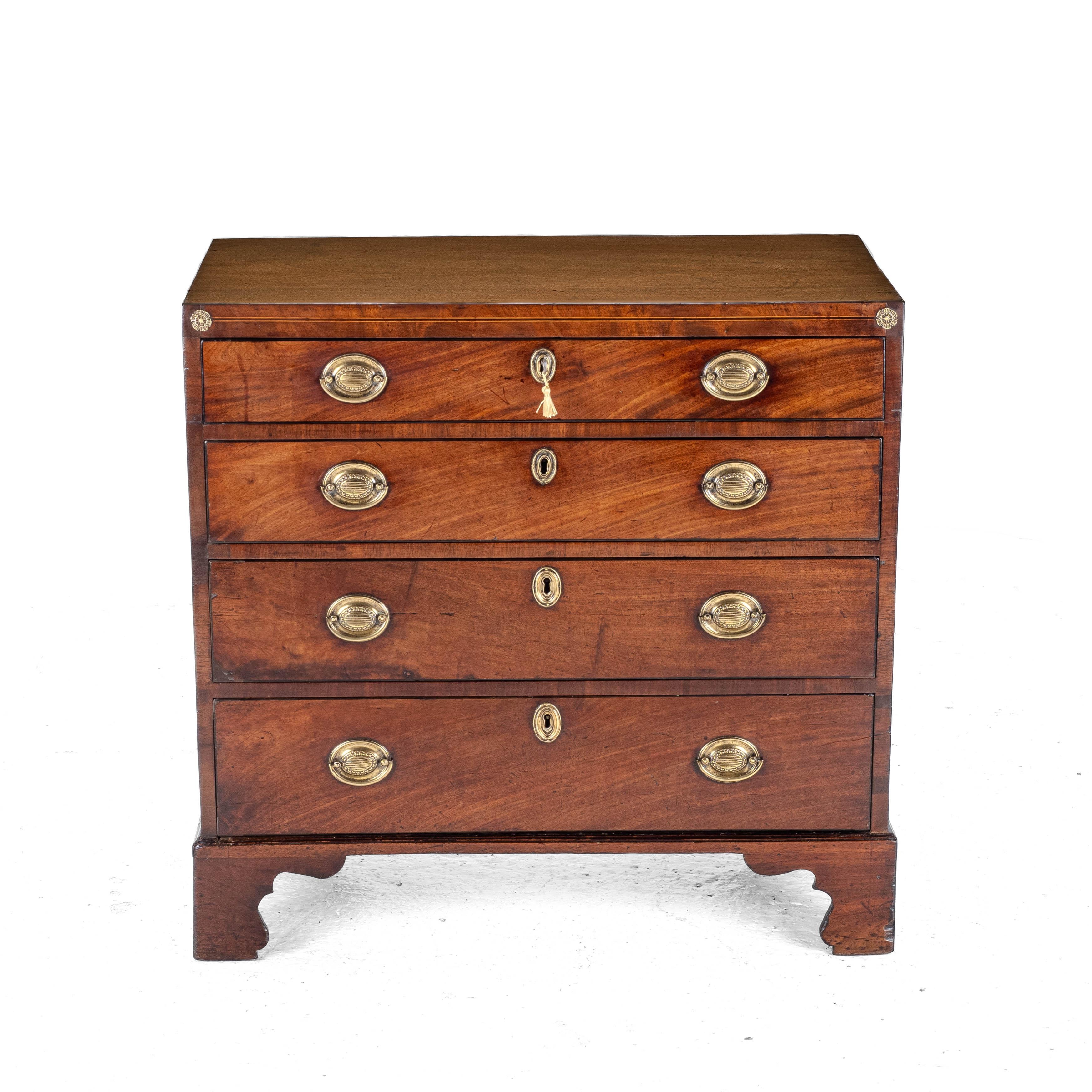 Georgian Late c.18th Mahogany Inlaid Caddy Top Small Chest of Drawers For Sale 3