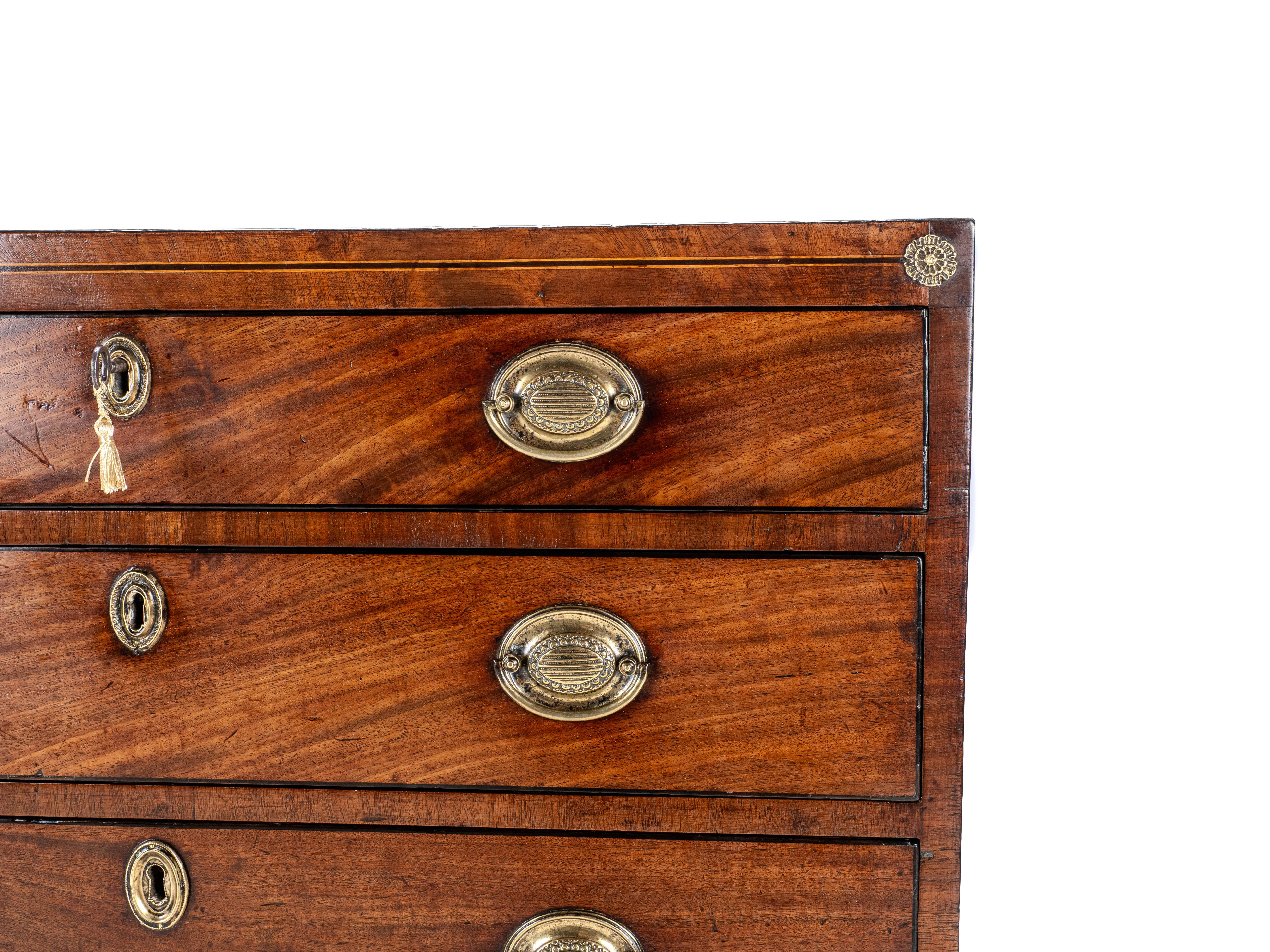 Georgian Late c.18th Mahogany Inlaid Caddy Top Small Chest of Drawers For Sale 4