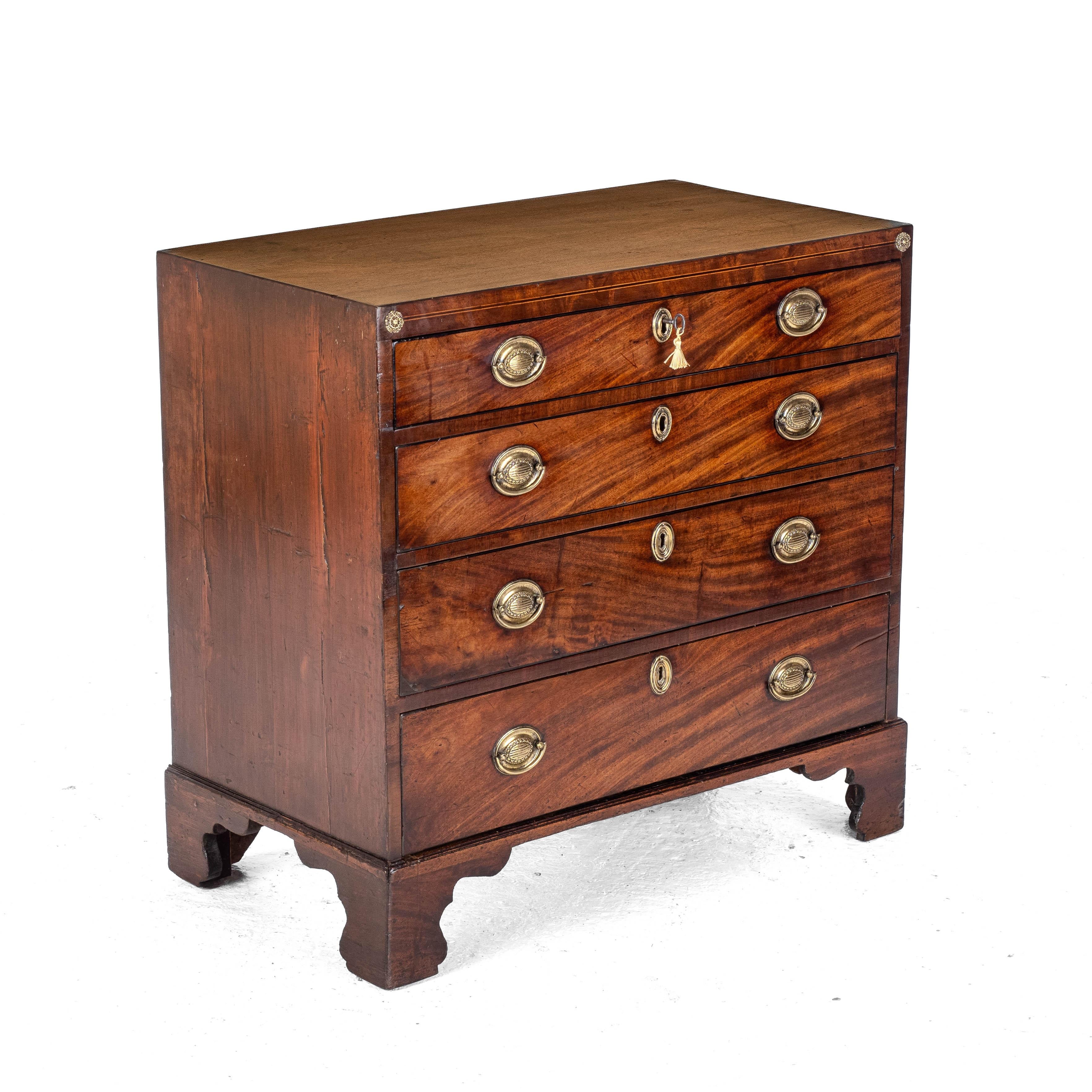 Georgian Late c.18th Mahogany Inlaid Caddy Top Small Chest of Drawers For Sale 1