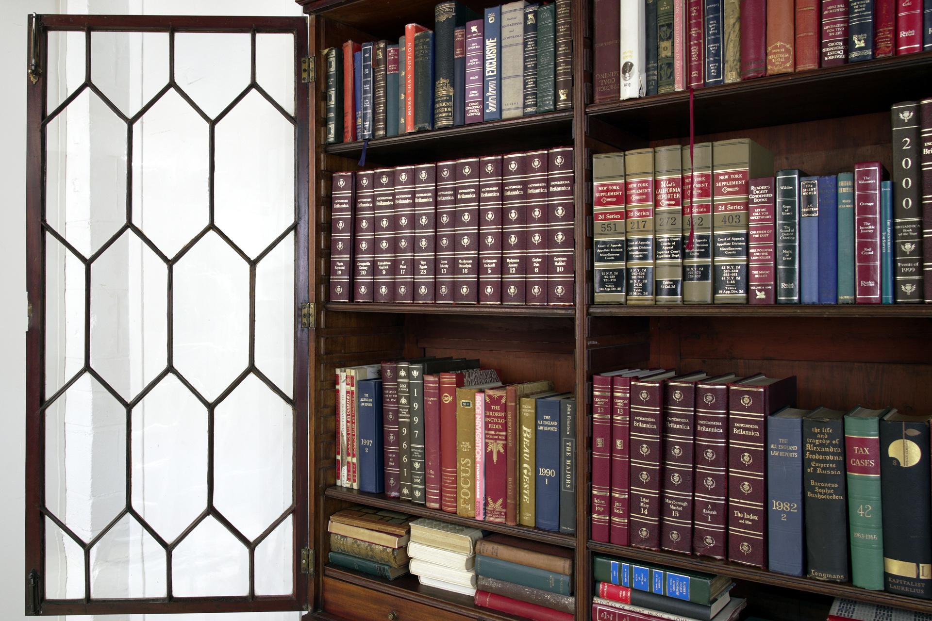 Bibliothèque géorgienne en acajou vitré 1820 en vente 2