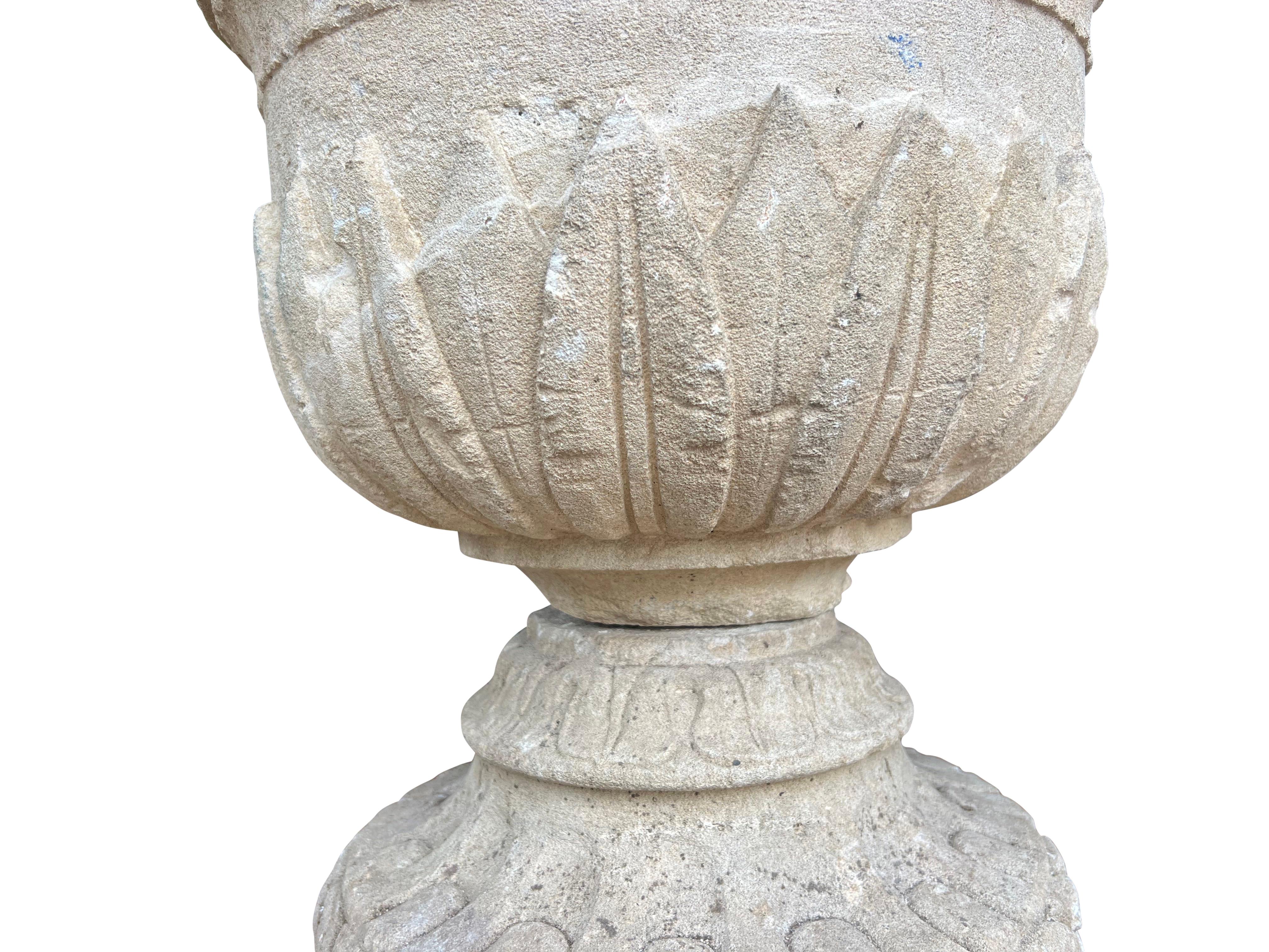 Georgian Limestone Urn From Wall Hall, Hertfordshire For Sale 3
