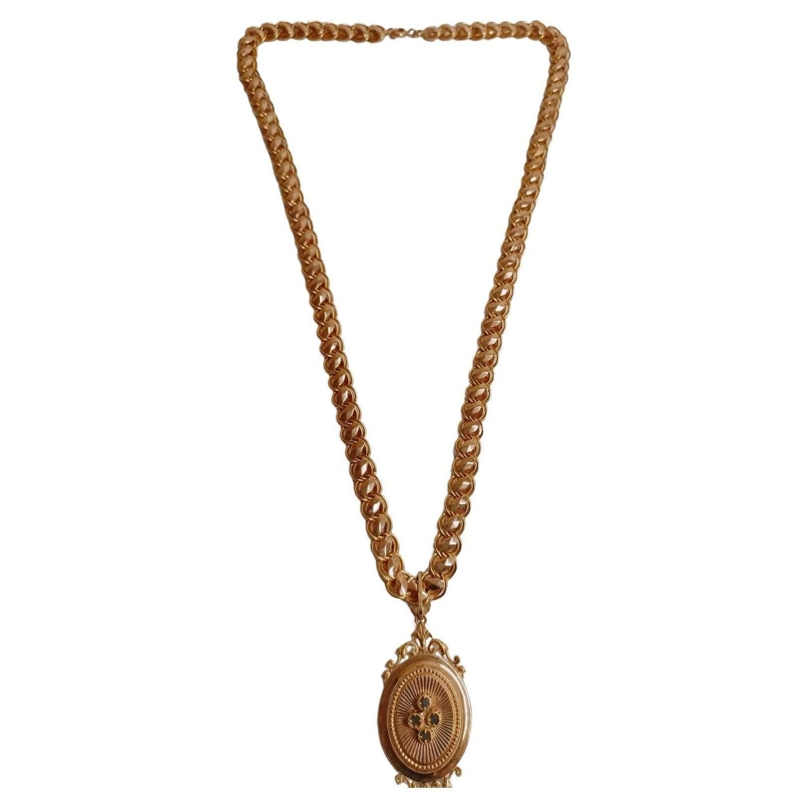 Georgian Long Chain 18K Gold Necklace with French Medallion For Sale