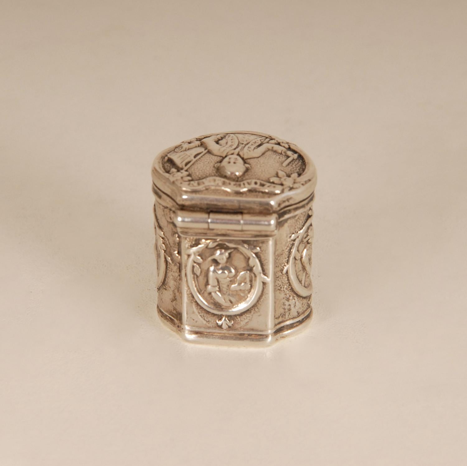 Georgian Louis XVI 18th Century Dutch Silver Snuff Box Scent Box 1782 For Sale 1