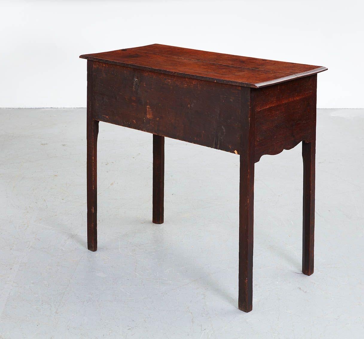 Georgian Lowboy with Scalloped Apron For Sale 5