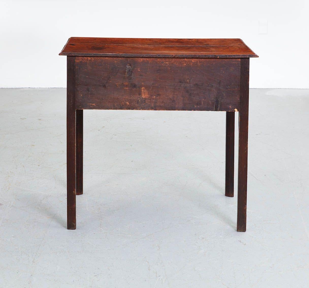 Georgian Lowboy with Scalloped Apron For Sale 6