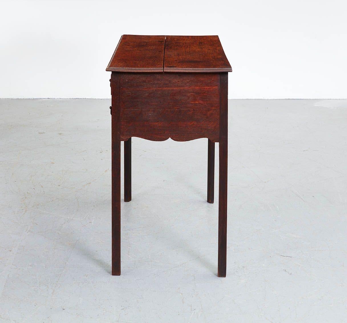 Georgian Lowboy with Scalloped Apron For Sale 8