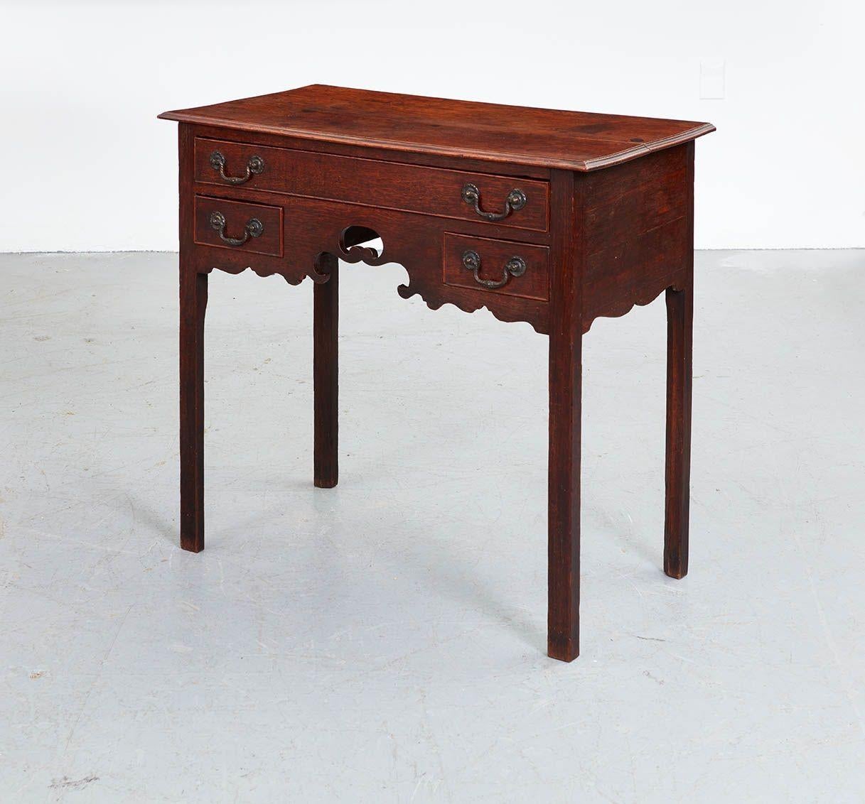 Late 18th Century Georgian Lowboy with Scalloped Apron For Sale