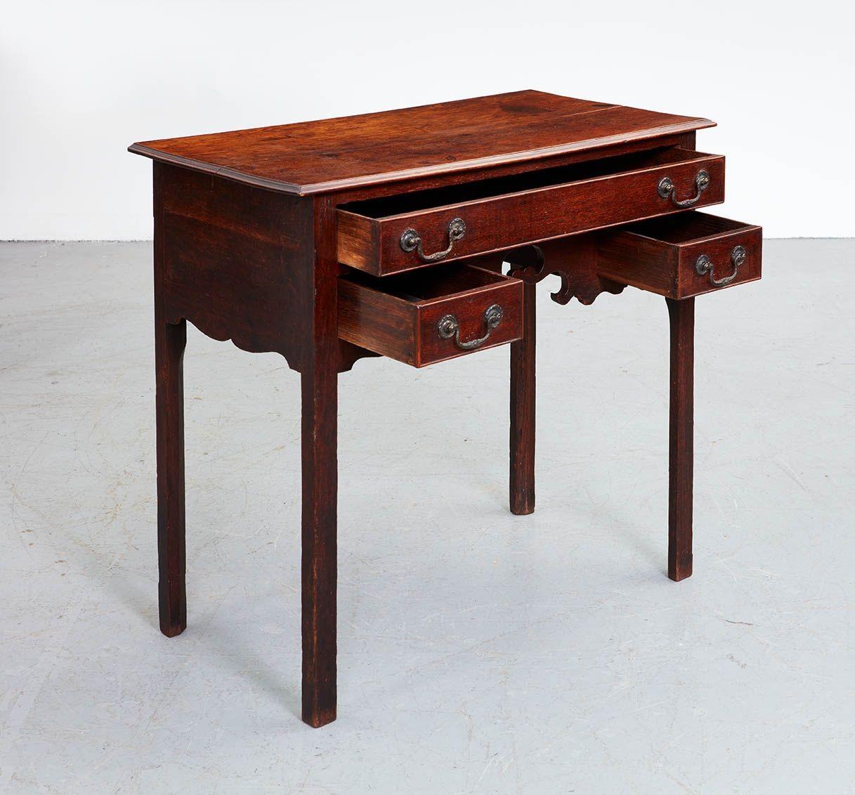 Oak Georgian Lowboy with Scalloped Apron For Sale