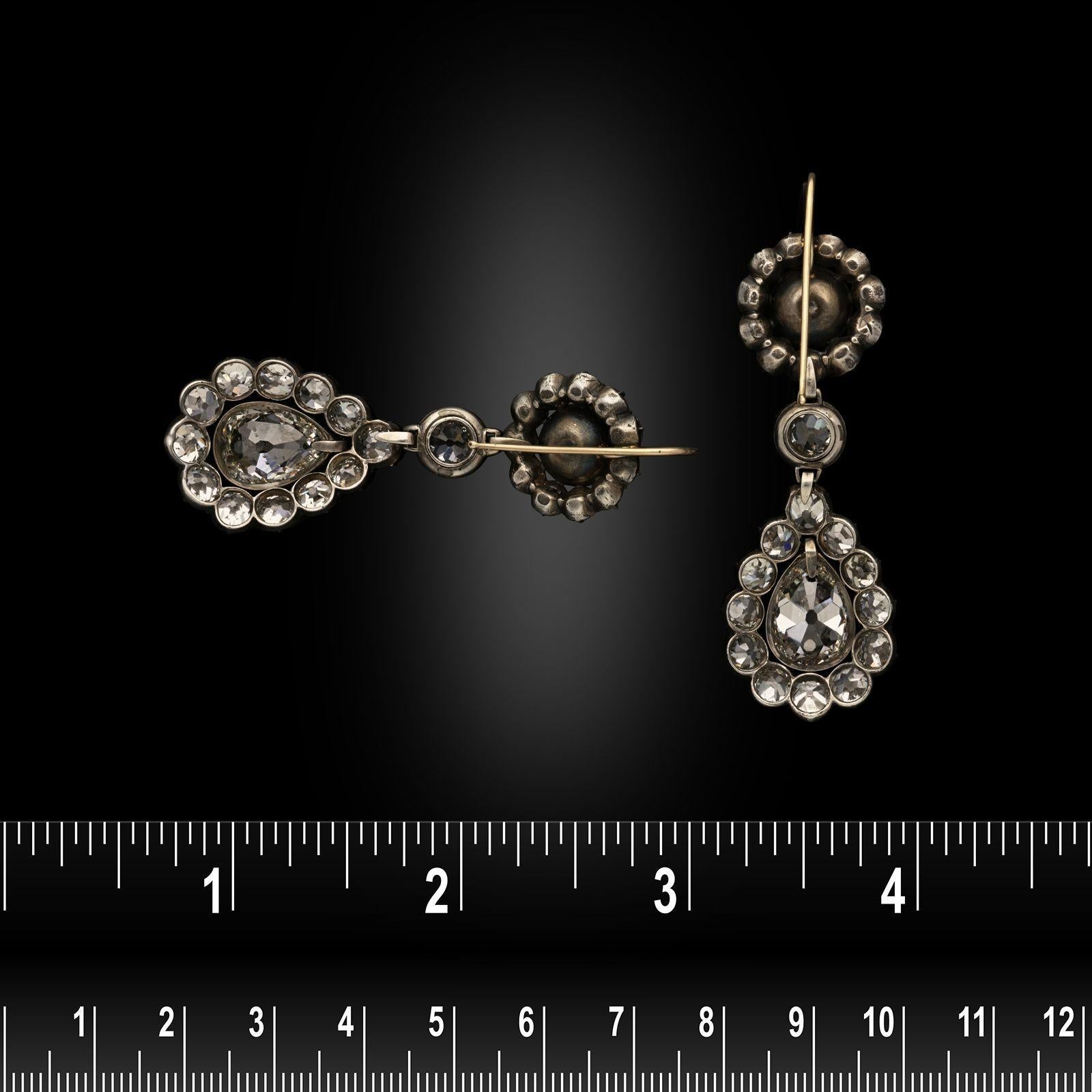 Prächtige antike georgianische Diamant-Tropfen-Ohrringe um 1800 (Brillantschliff) im Angebot