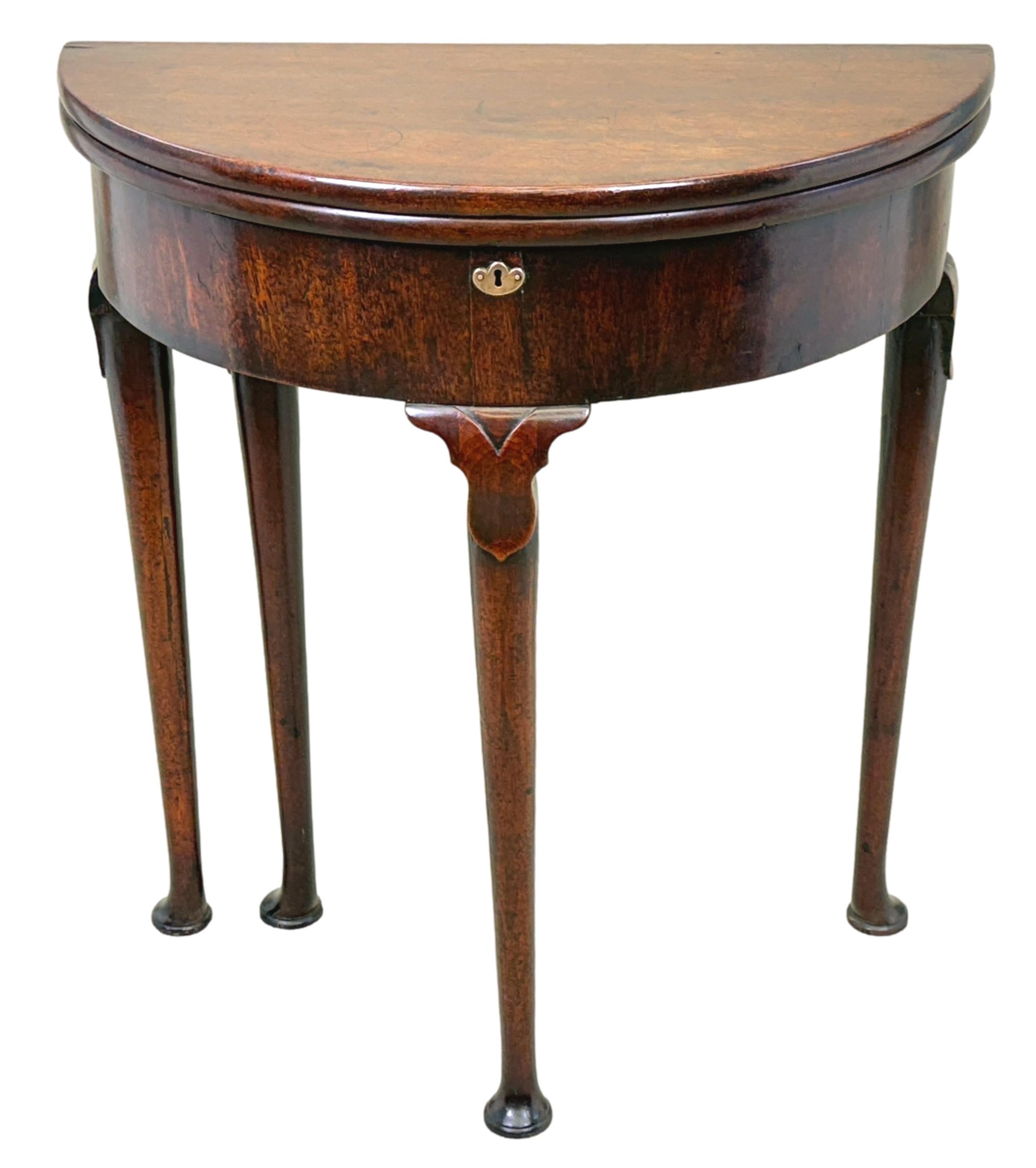 Table à thé Demi Lune en acajou de style géorgien du 18e siècle en vente 7