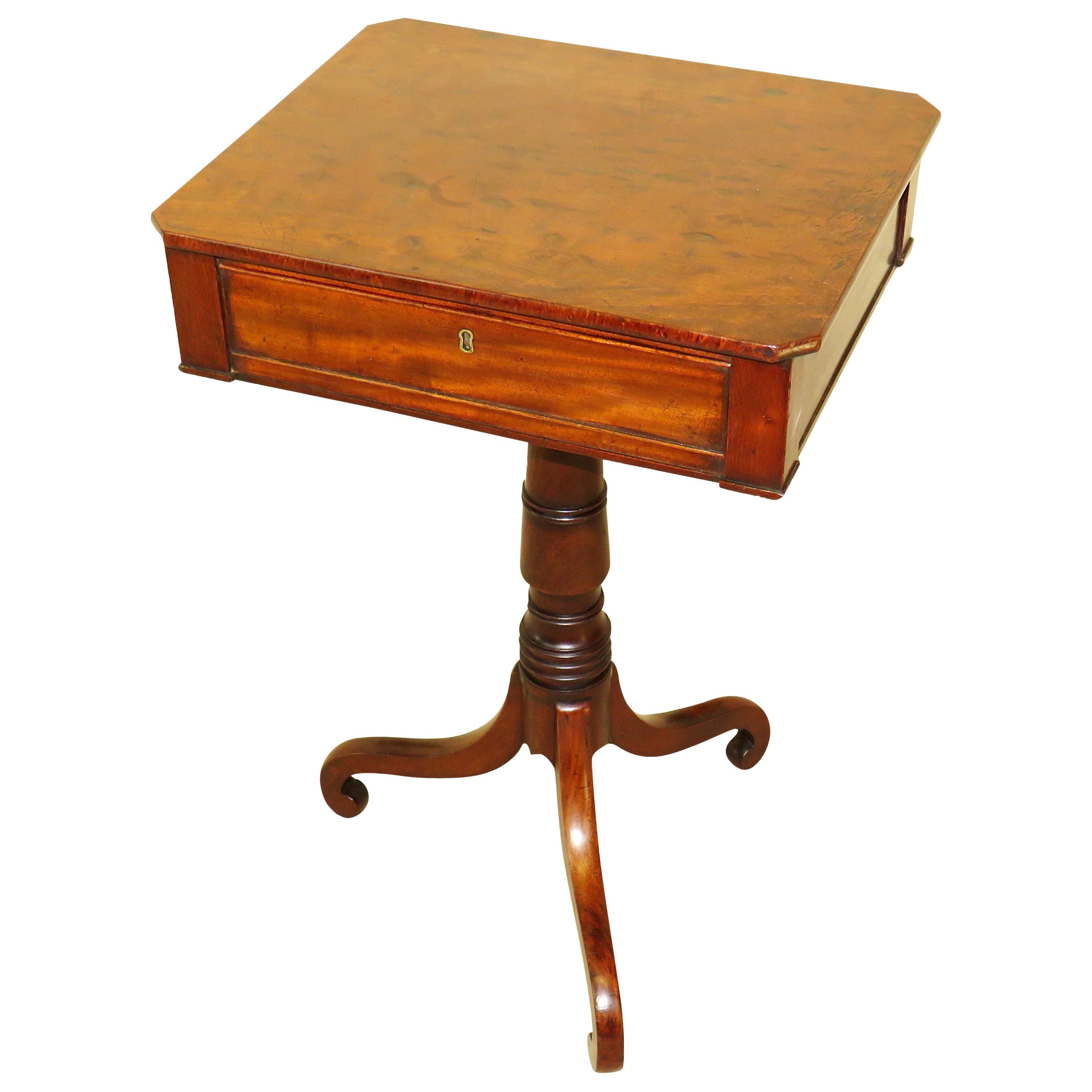 Georgian Mahogany 19th Century Oblong Lamp Table For Sale