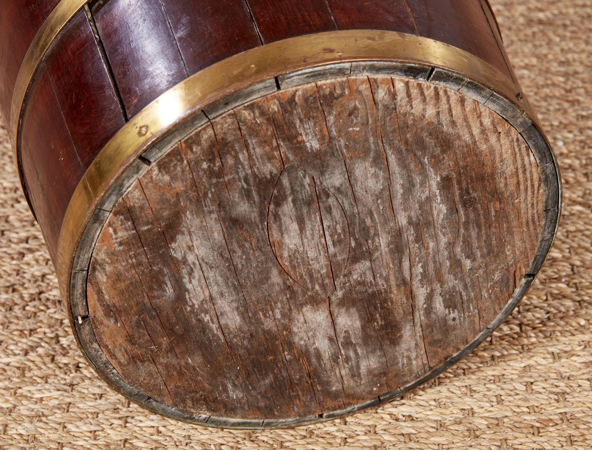 Georgian Mahogany and Brass Peat Bucket en venta 5