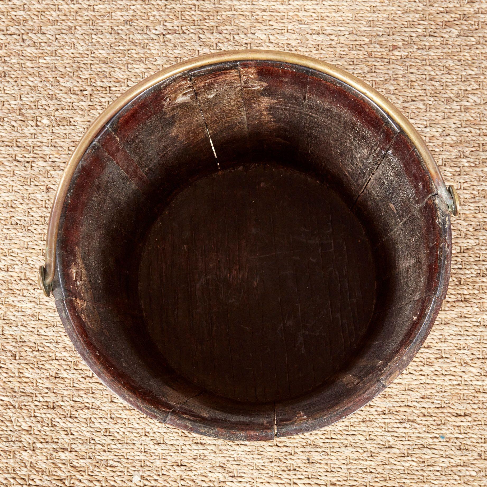 Georgian Mahogany and Brass Peat Bucket Inglés en venta