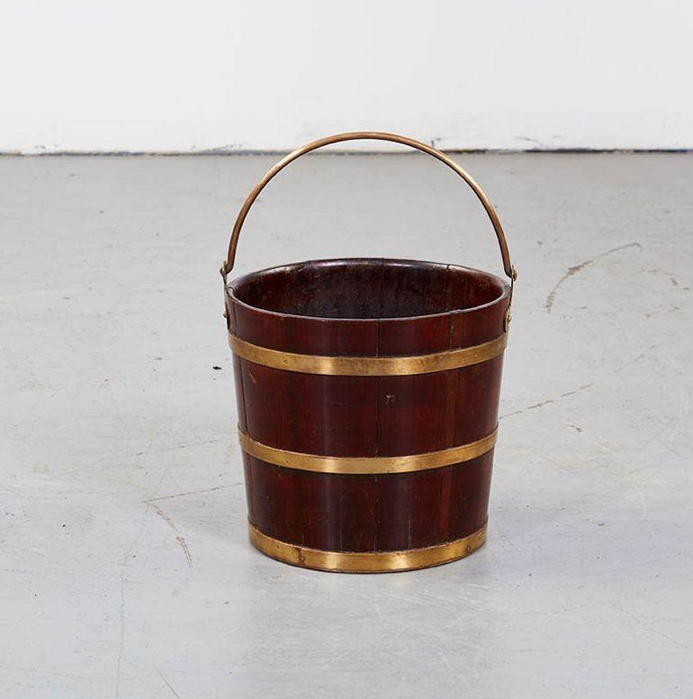Early 19th Century Georgian Mahogany and Brass Peat Bucket For Sale