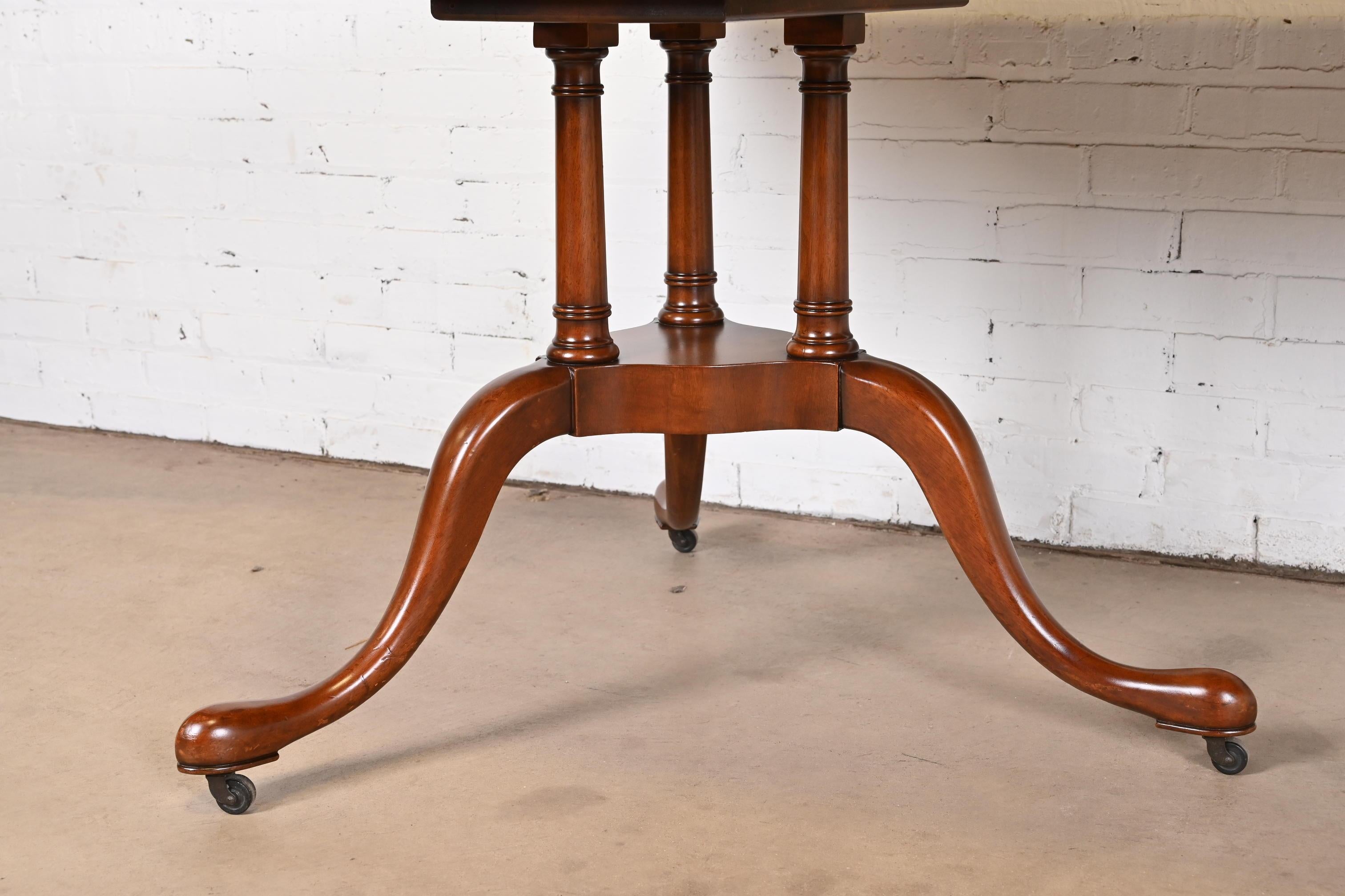 Georgian Mahogany and Burlwood Double Pedestal Dining Table by Irwin, Refinished For Sale 9