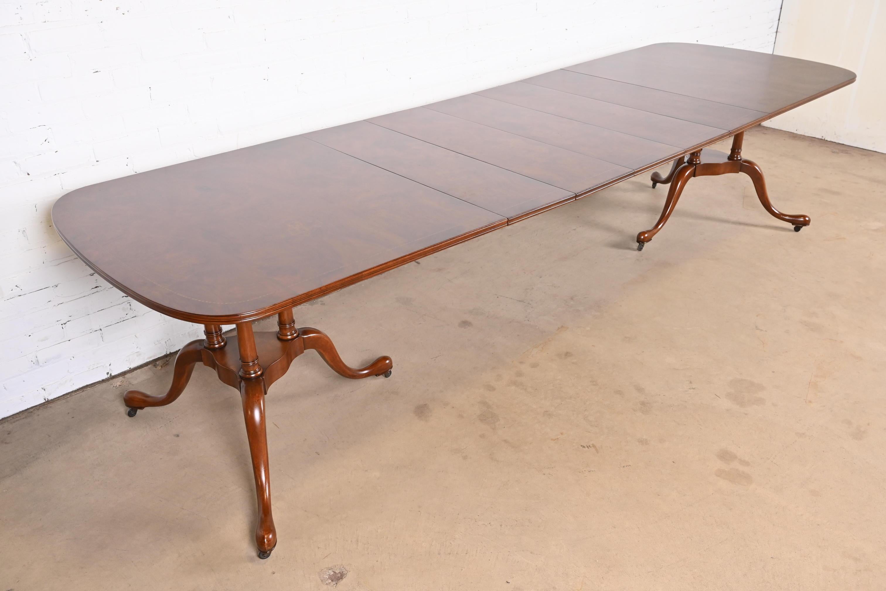 Georgian Mahogany and Burlwood Double Pedestal Dining Table by Irwin, Refinished In Good Condition For Sale In South Bend, IN