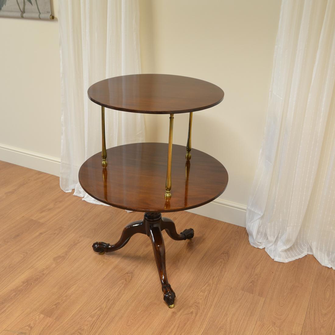 Spectacular quality Georgian mahogany antique two-tier occasional table

Of Gillows quality and dating from circa 1800, in The Georgian period this spectacular quality mahogany antique two-tier occasional table or dumb waiter would make the ideal