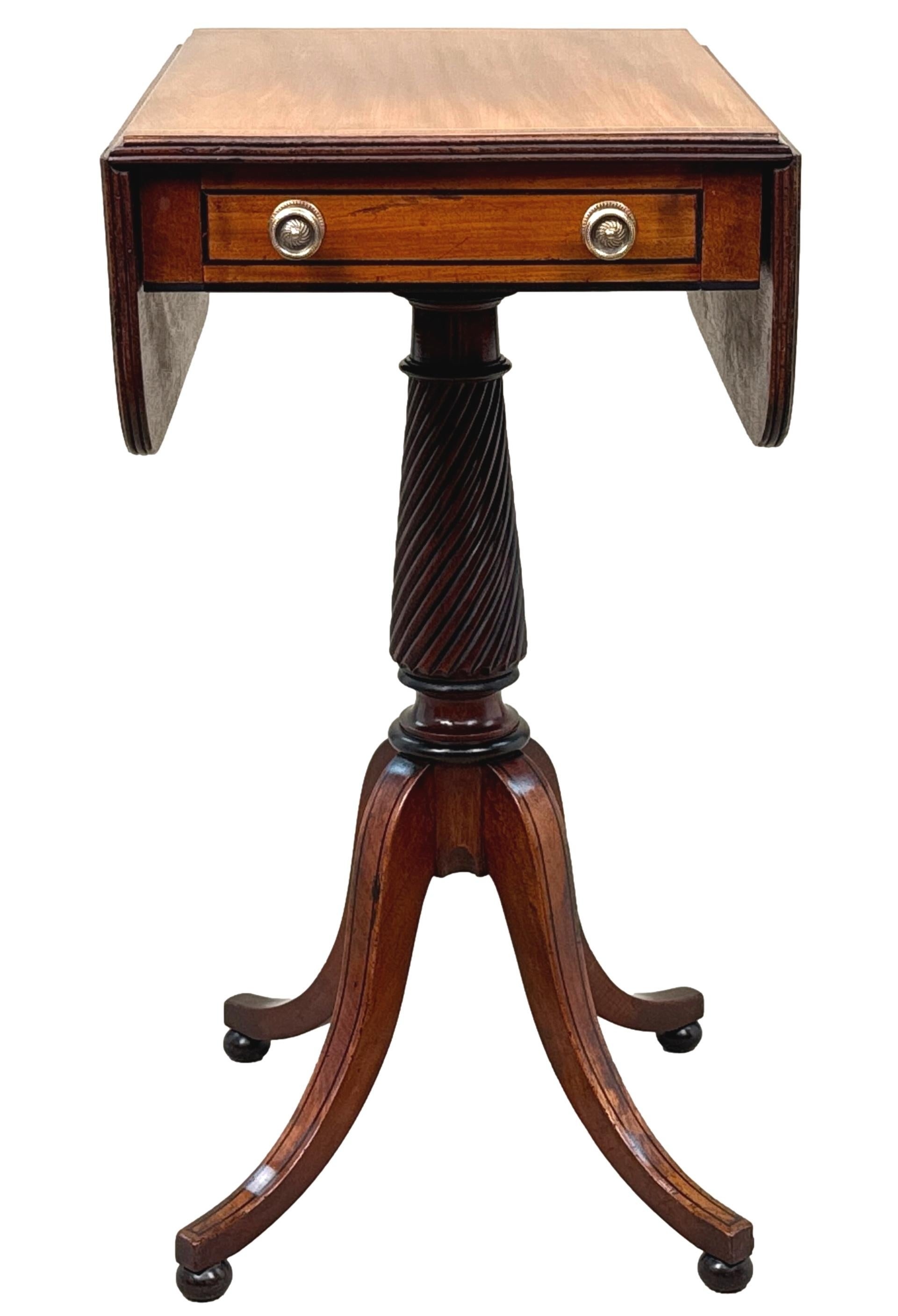 Georgian Mahogany Baby Pembroke Lamp Table For Sale 5