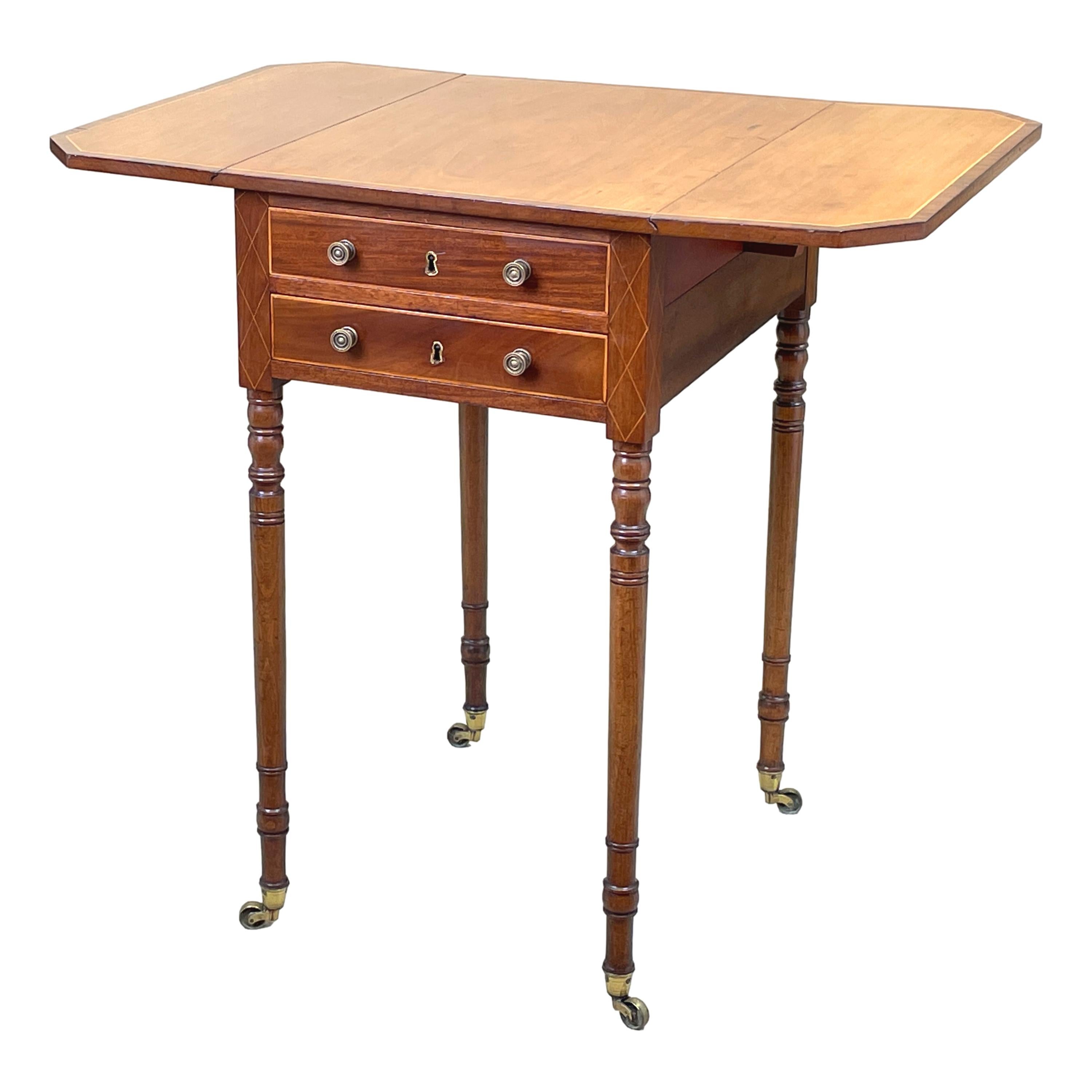 Georgian Mahogany Baby Pembroke Table In Good Condition For Sale In Bedfordshire, GB