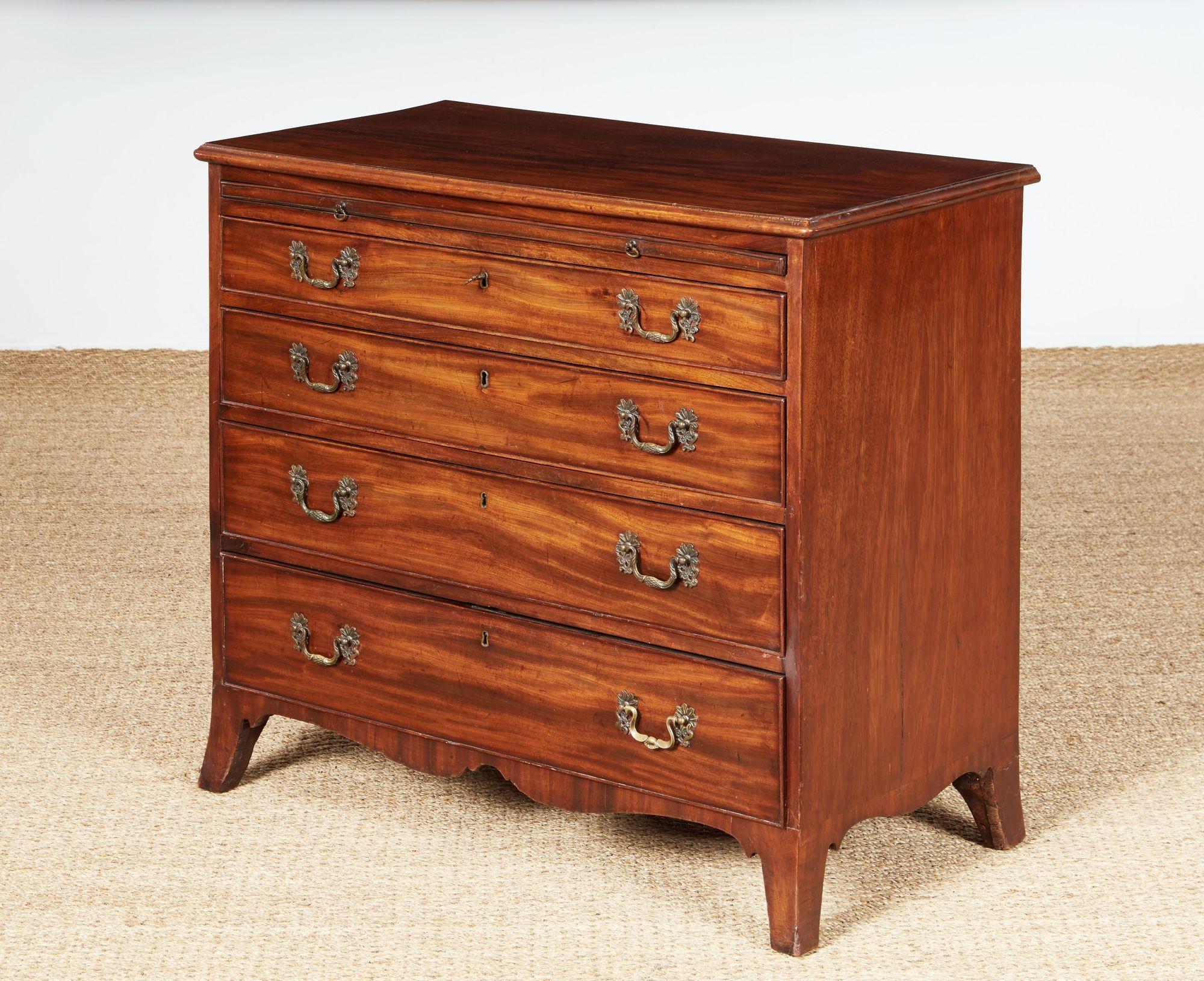 English Georgian Mahogany Bachelor's Chest For Sale