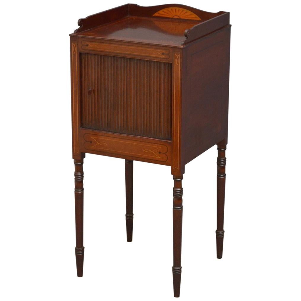 Large Style English Display with Oriental Chinoiserie