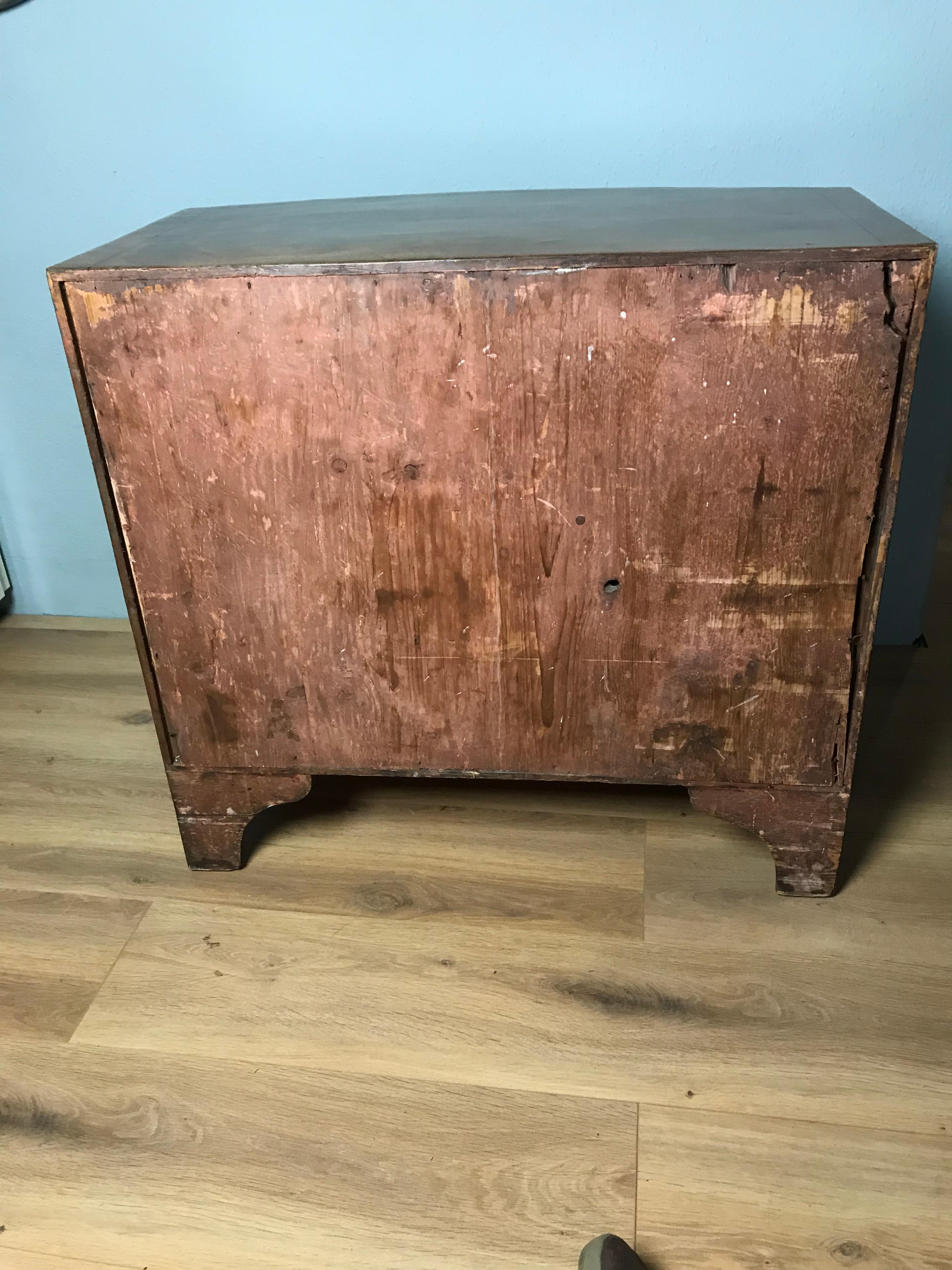 Georgian Mahogany Bow Front Chest of Drawers For Sale 9