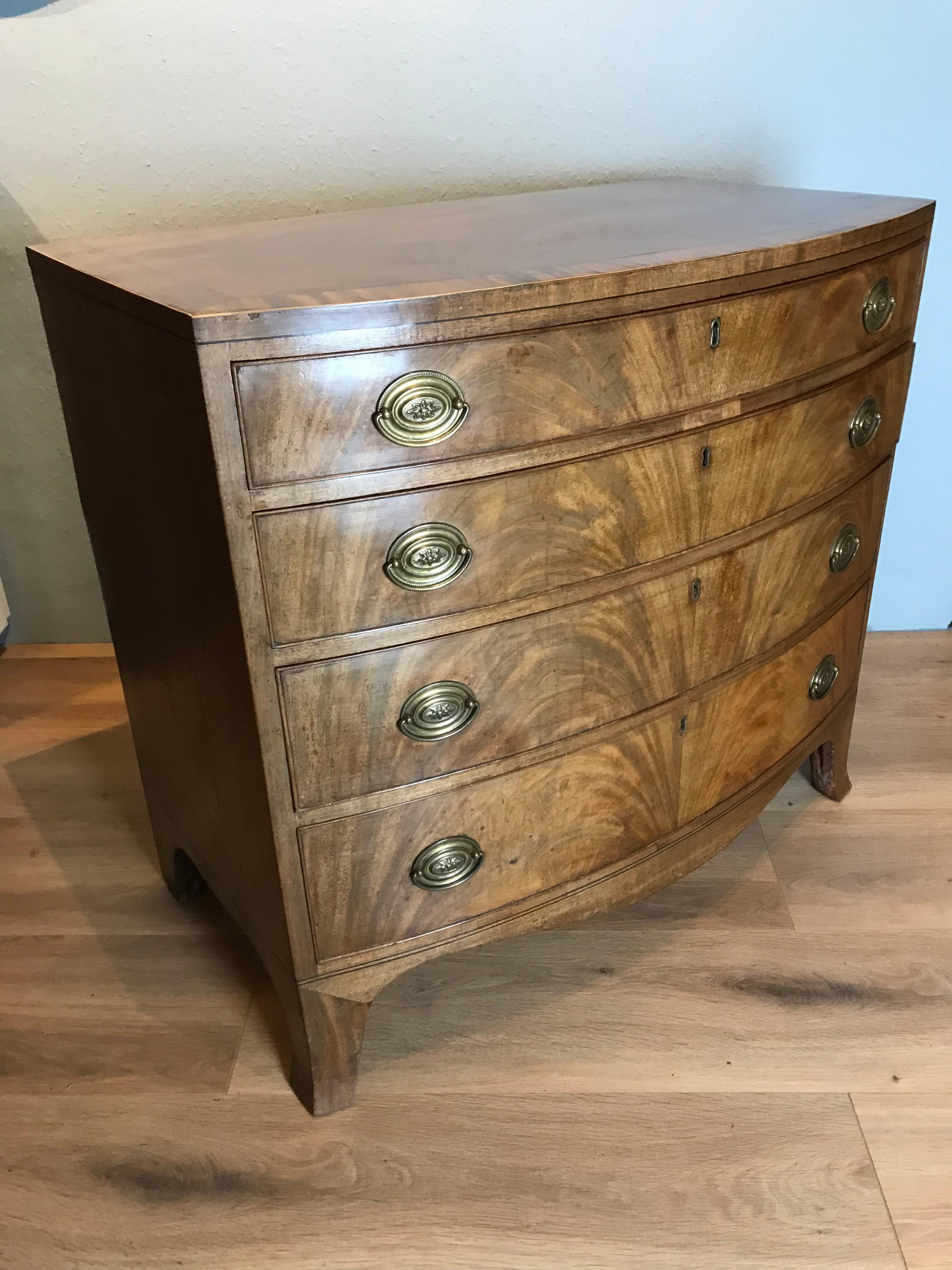 English Georgian Mahogany Bow Front Chest of Drawers For Sale