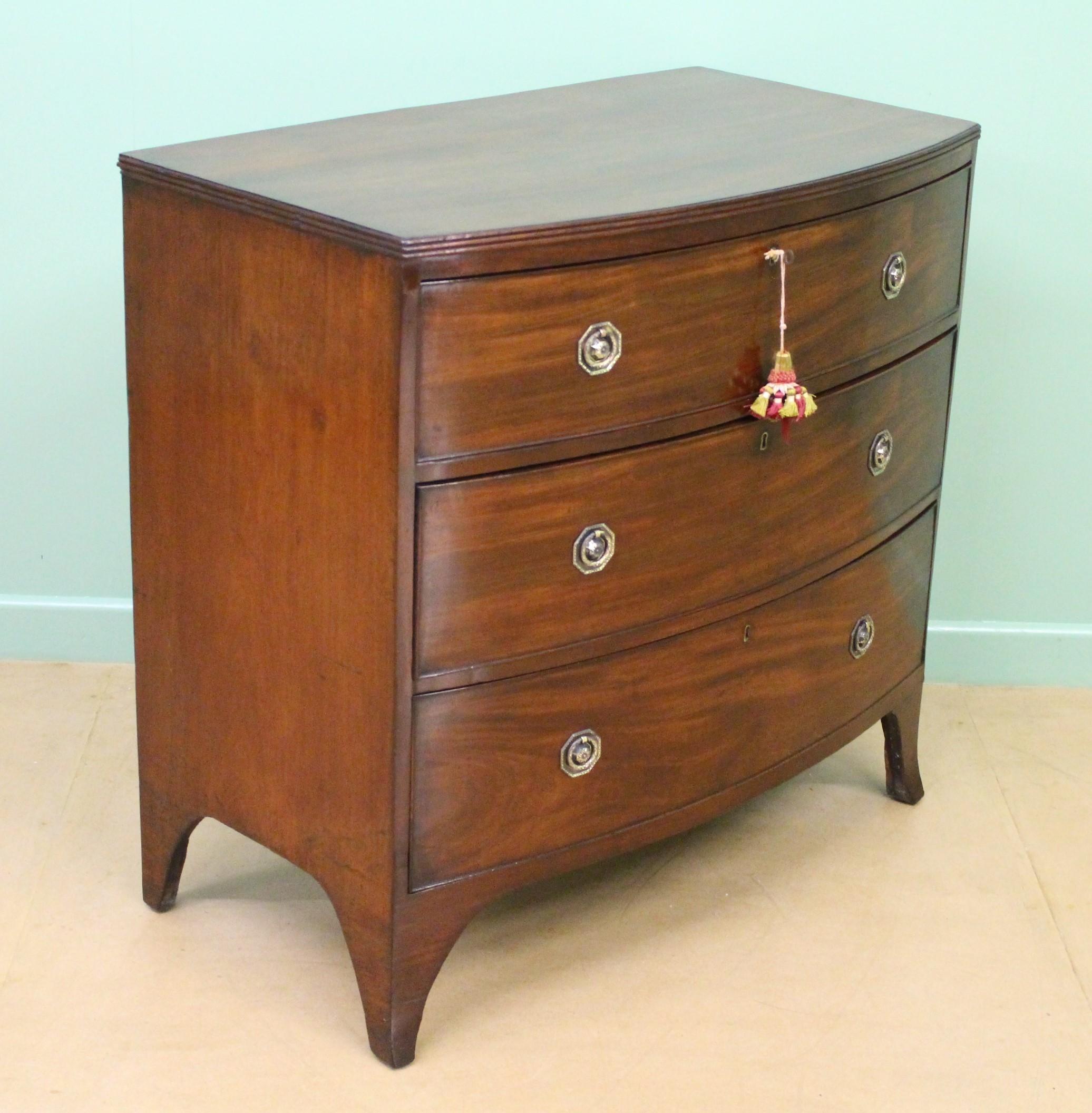 Georgian Mahogany Bow Fronted Chest of Drawers 3