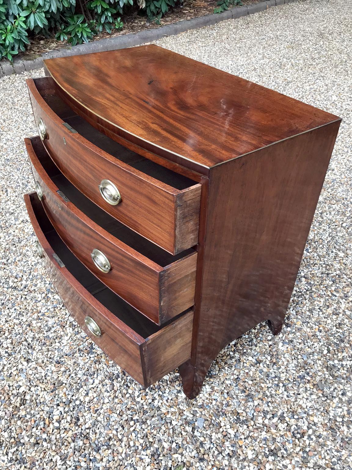 Hand-Crafted Georgian Mahogany Bowfront Chest of Drawers