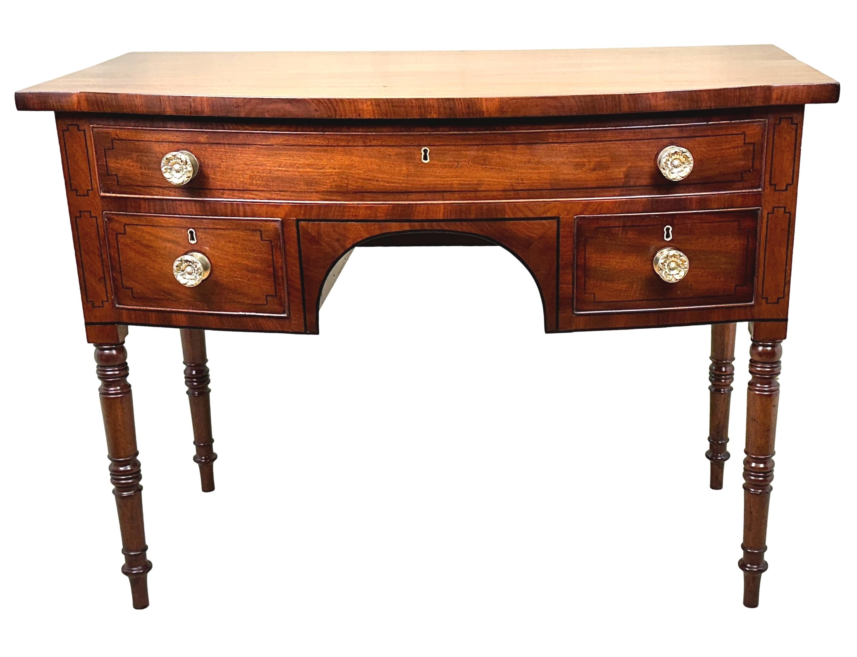 Georgian Mahogany Bowfront Dressing Table For Sale 4