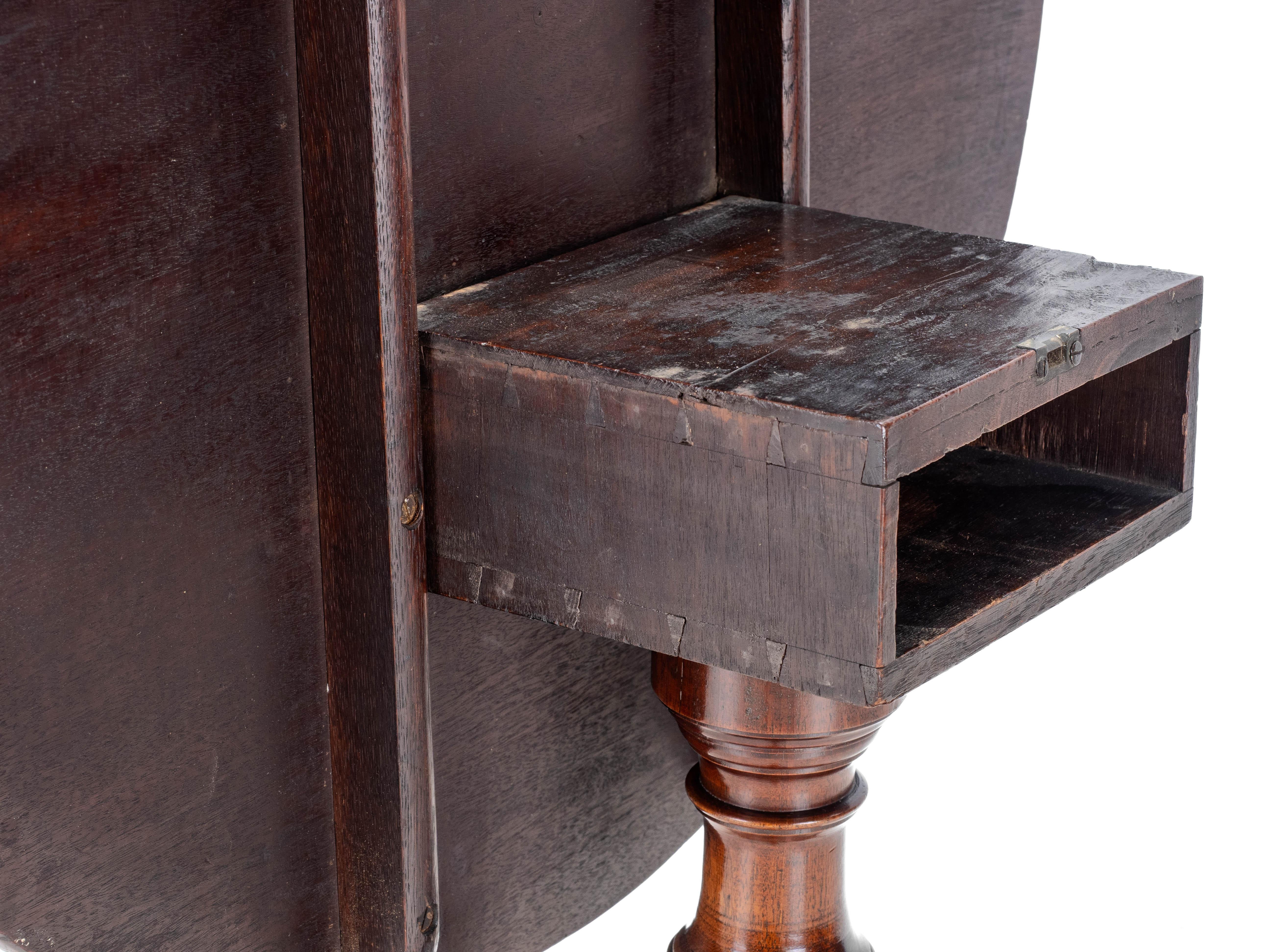 Mid c.18th Georgian Mahogany Birdcage Tripod Tilt Top Supper Table (George I/II) en vente 10