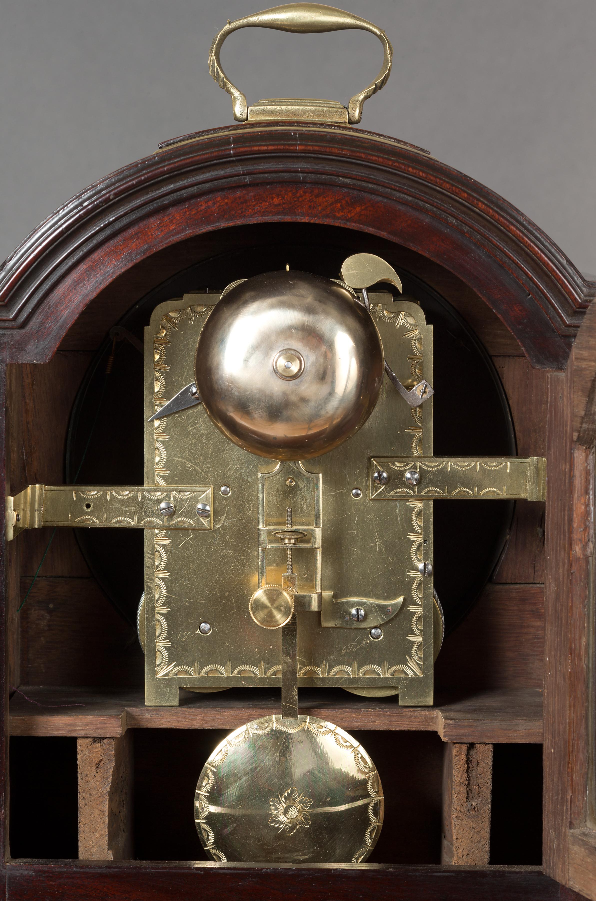 Georgian Mahogany Bracket Clock, John Scott, London In Good Condition In Norwich, GB