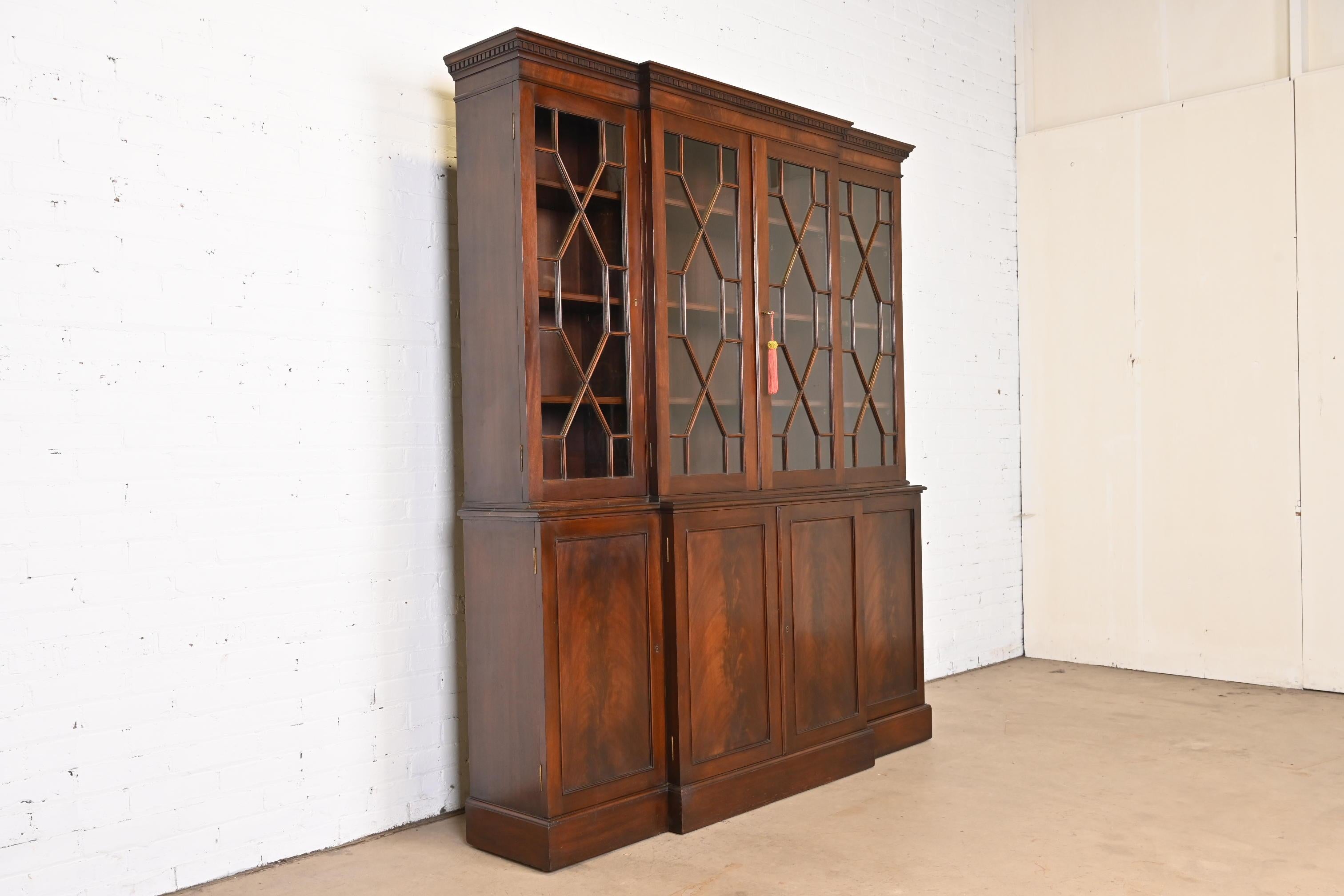 Georgian Mahogany Breakfront Bookcase Cabinet in the Manner of Baker Furniture 1