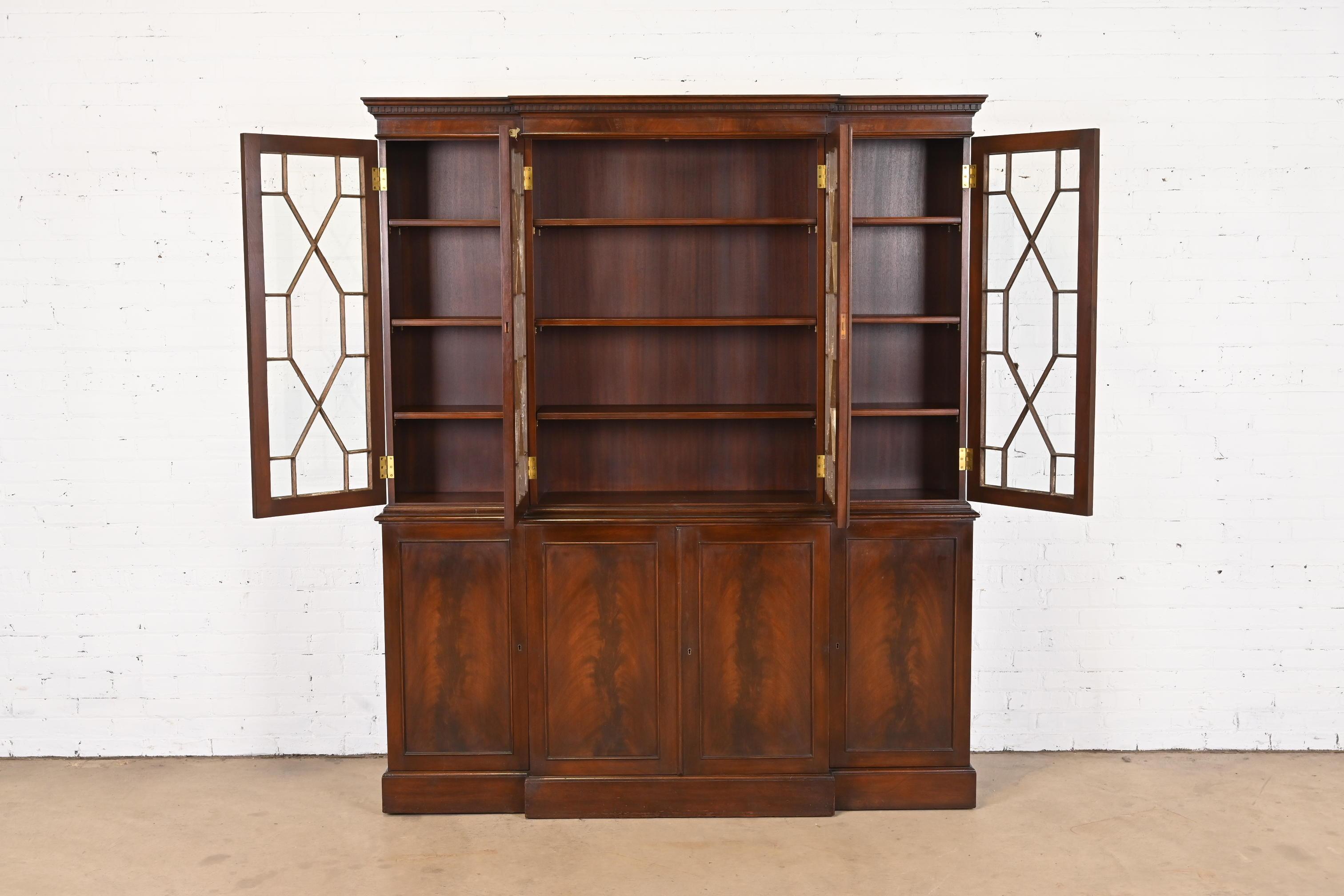 Georgian Mahogany Breakfront Bookcase Cabinet in the Manner of Baker Furniture 2