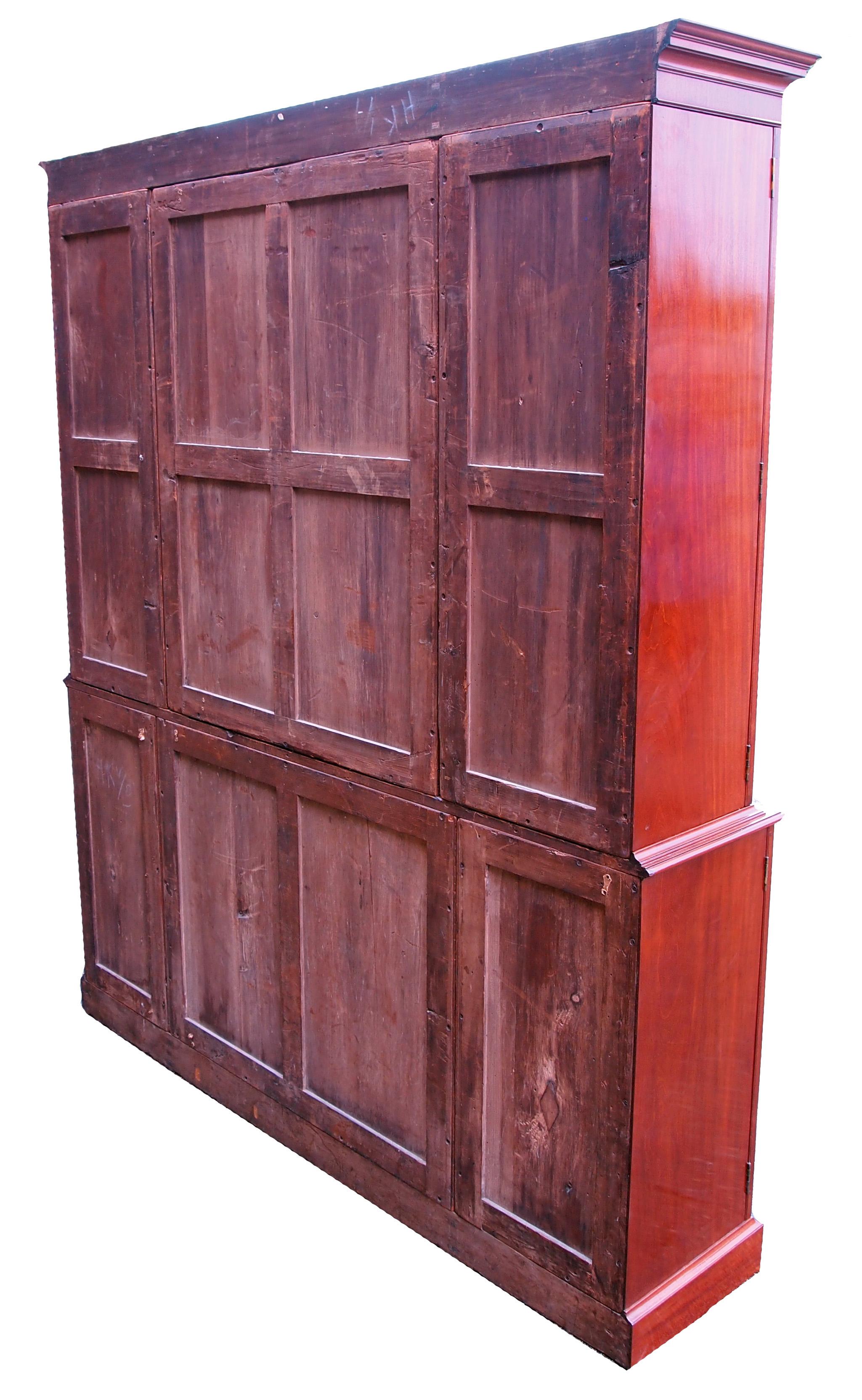 Georgian Mahogany Breakfront Library Bookcase In Good Condition For Sale In Bedfordshire, GB
