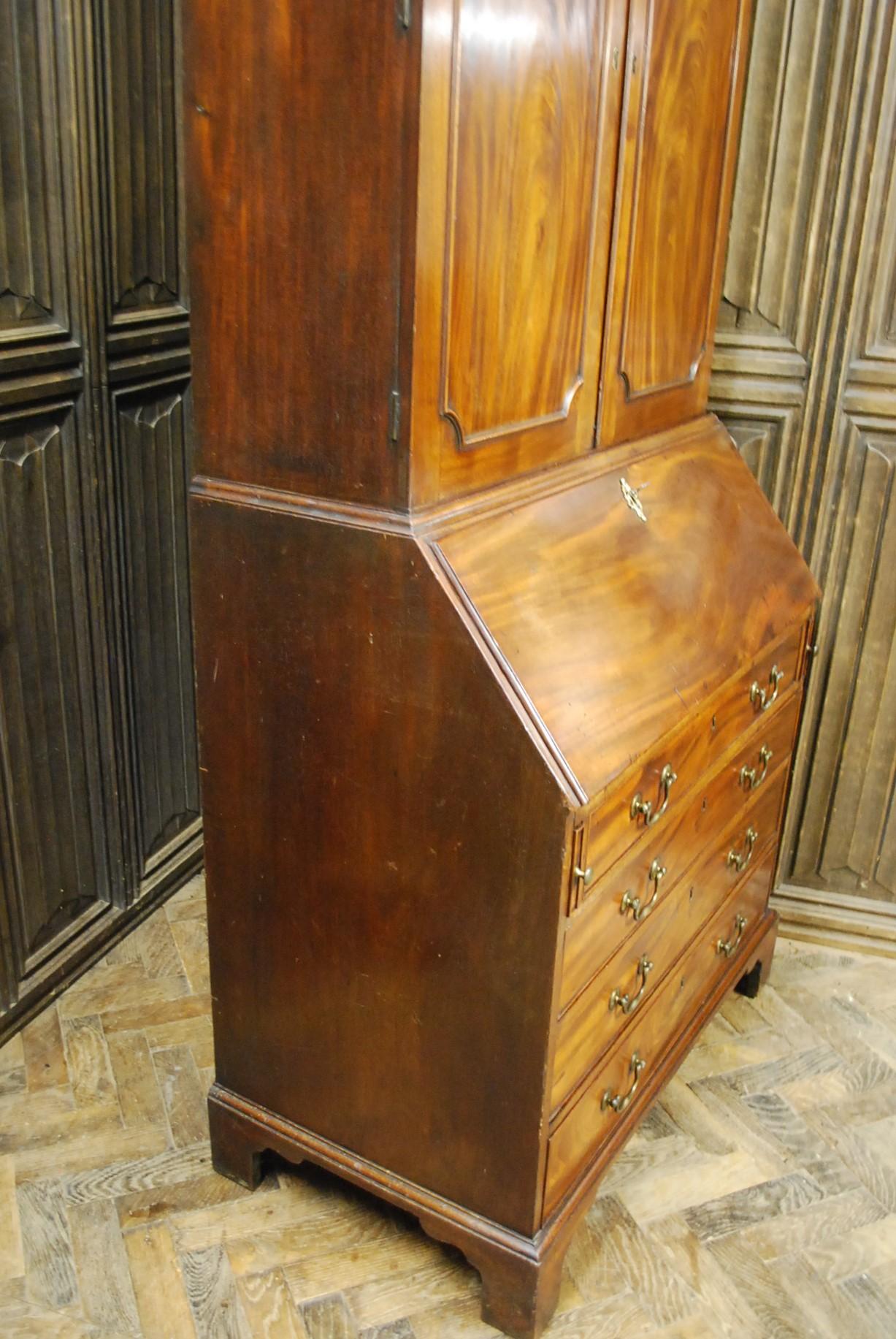 Georgian mahogany bureau bookcase In Good Condition For Sale In Cheltenham, GB