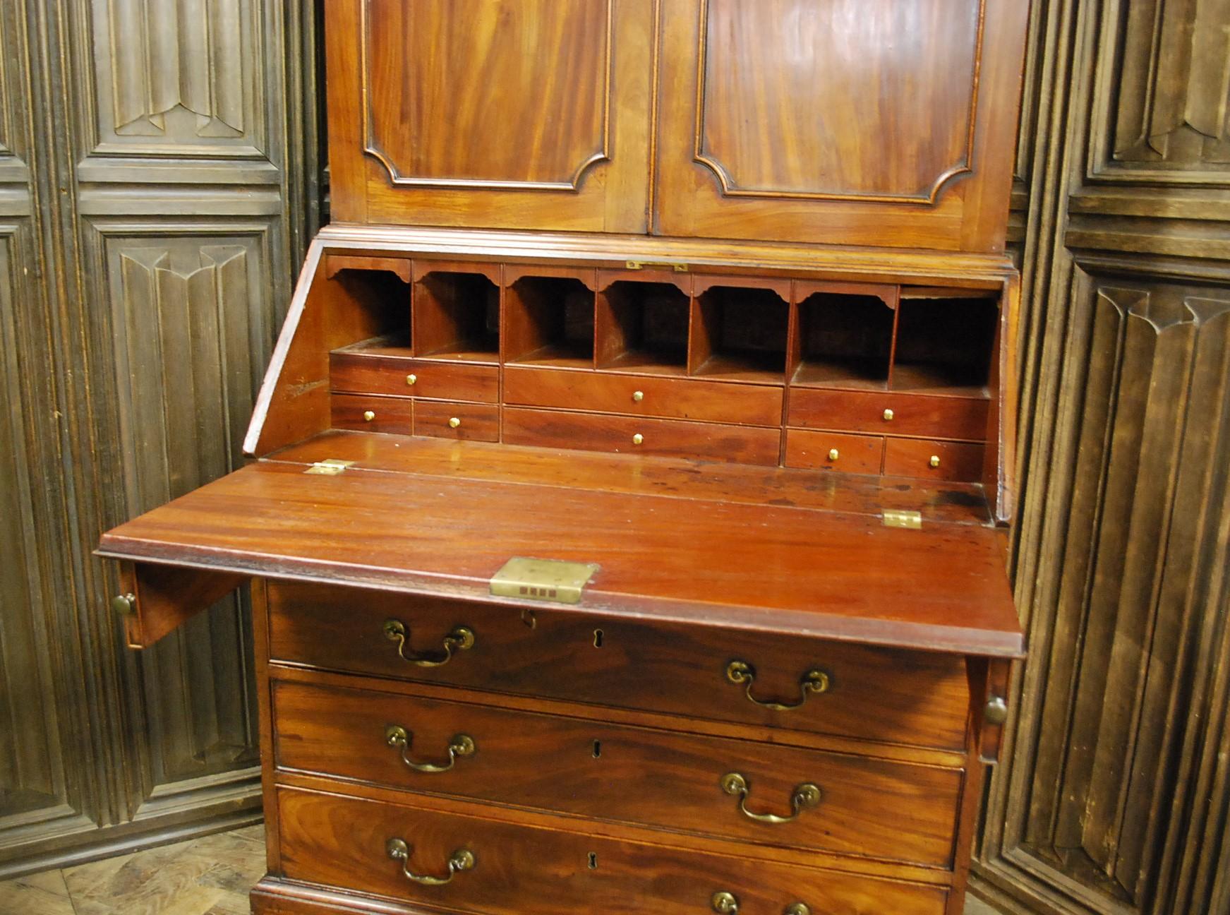 18th Century Georgian mahogany bureau bookcase For Sale