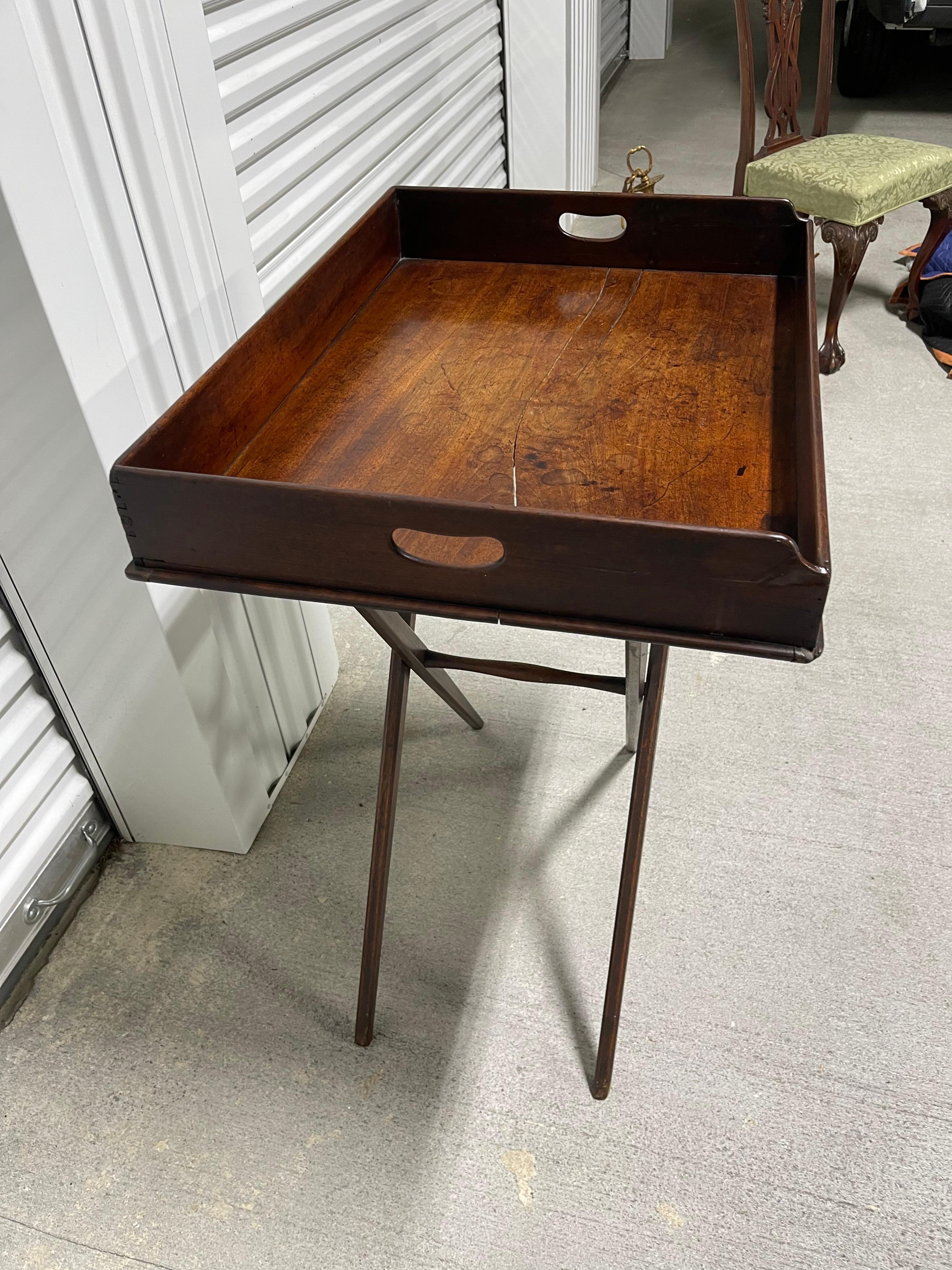 English Georgian Mahogany Butler's Tray on Stand. Early 19th century