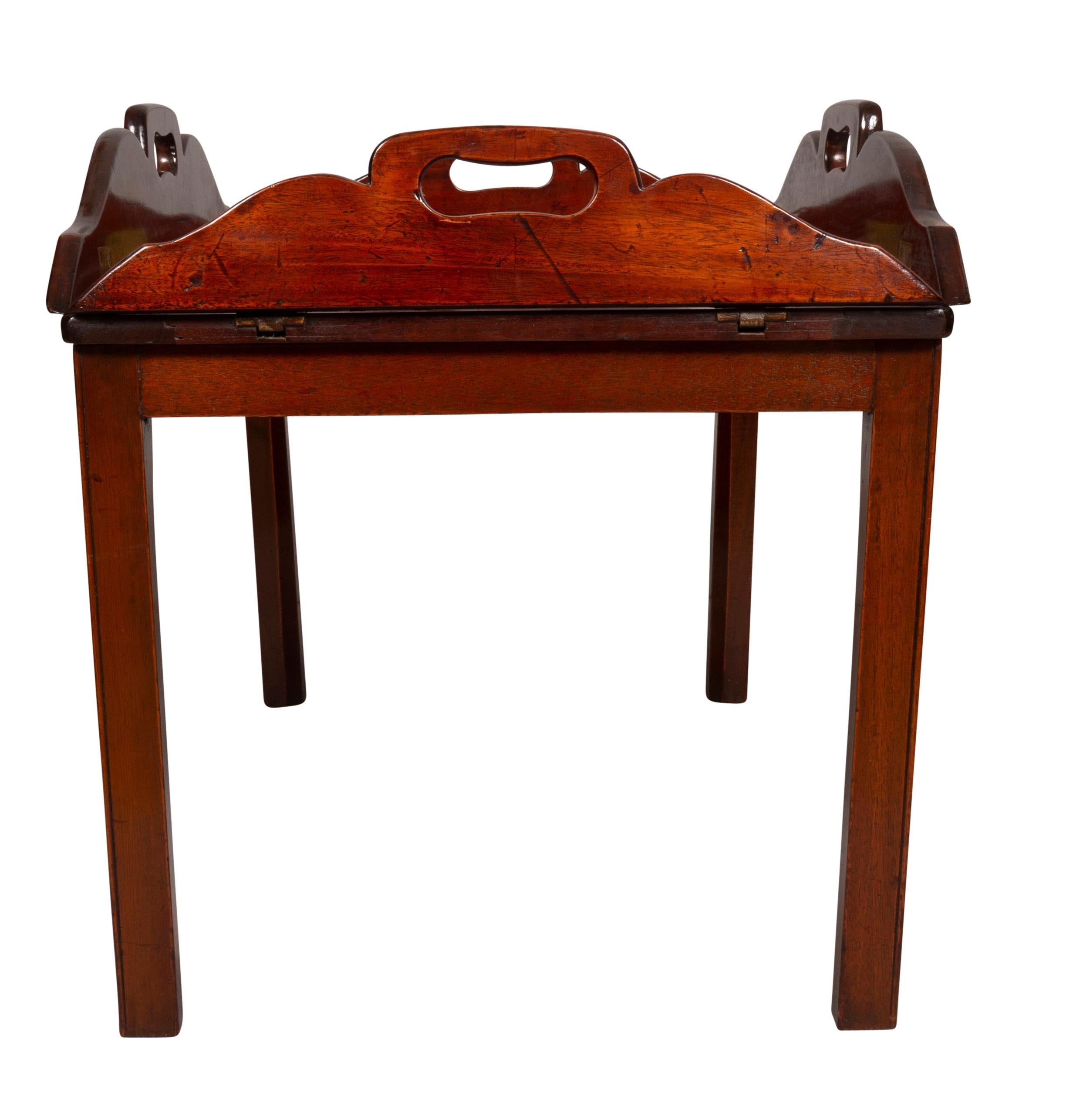 Georgian Mahogany Butlers Tray on Stand In Good Condition For Sale In Essex, MA