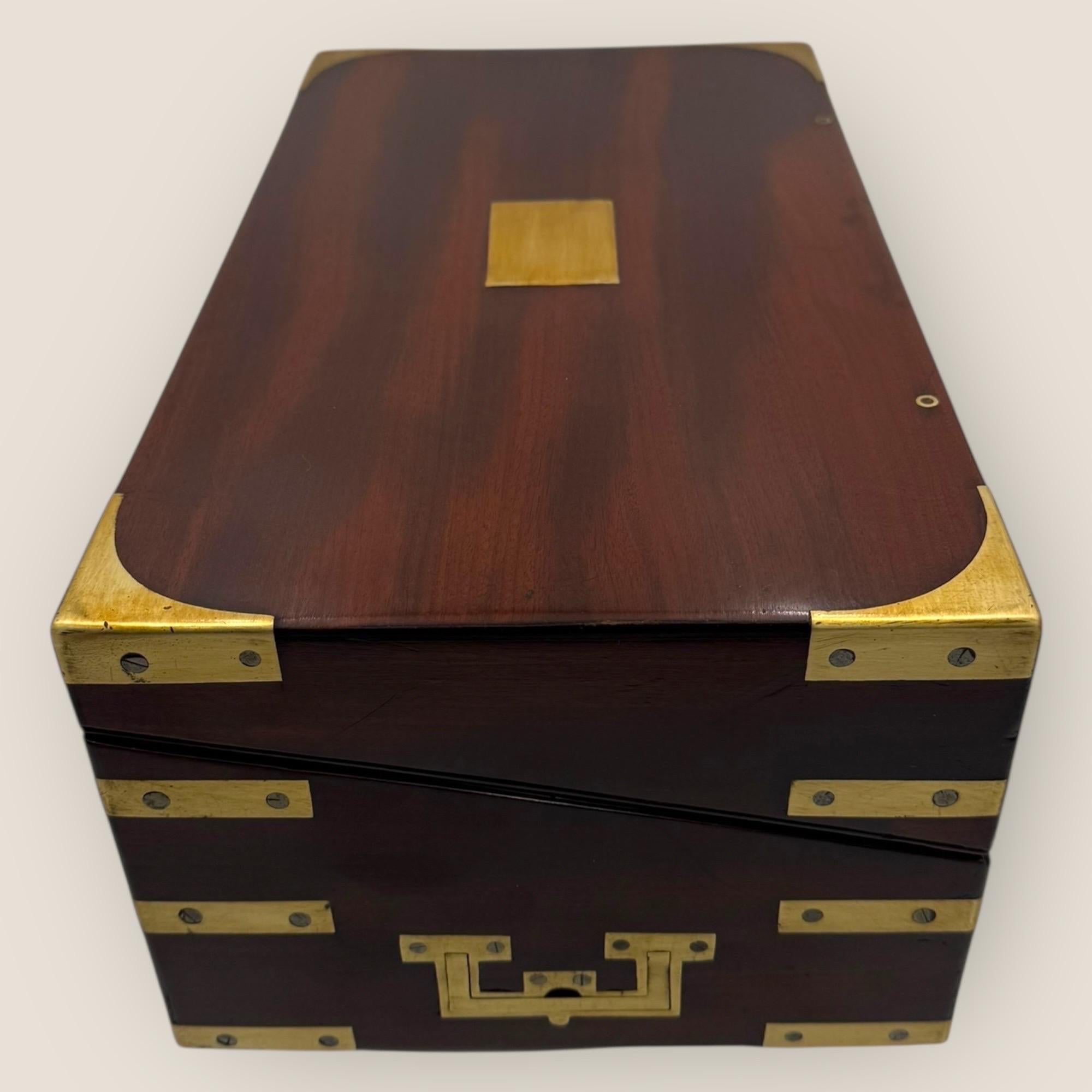 Georgian Mahagoni Campaigner Schreiben Schrägstrich Box im Angebot 2
