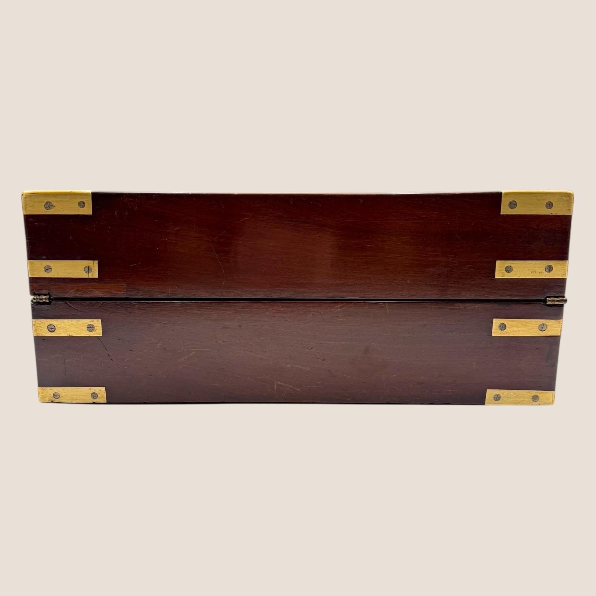 Georgian Mahagoni Campaigner Schreiben Schrägstrich Box im Angebot 7