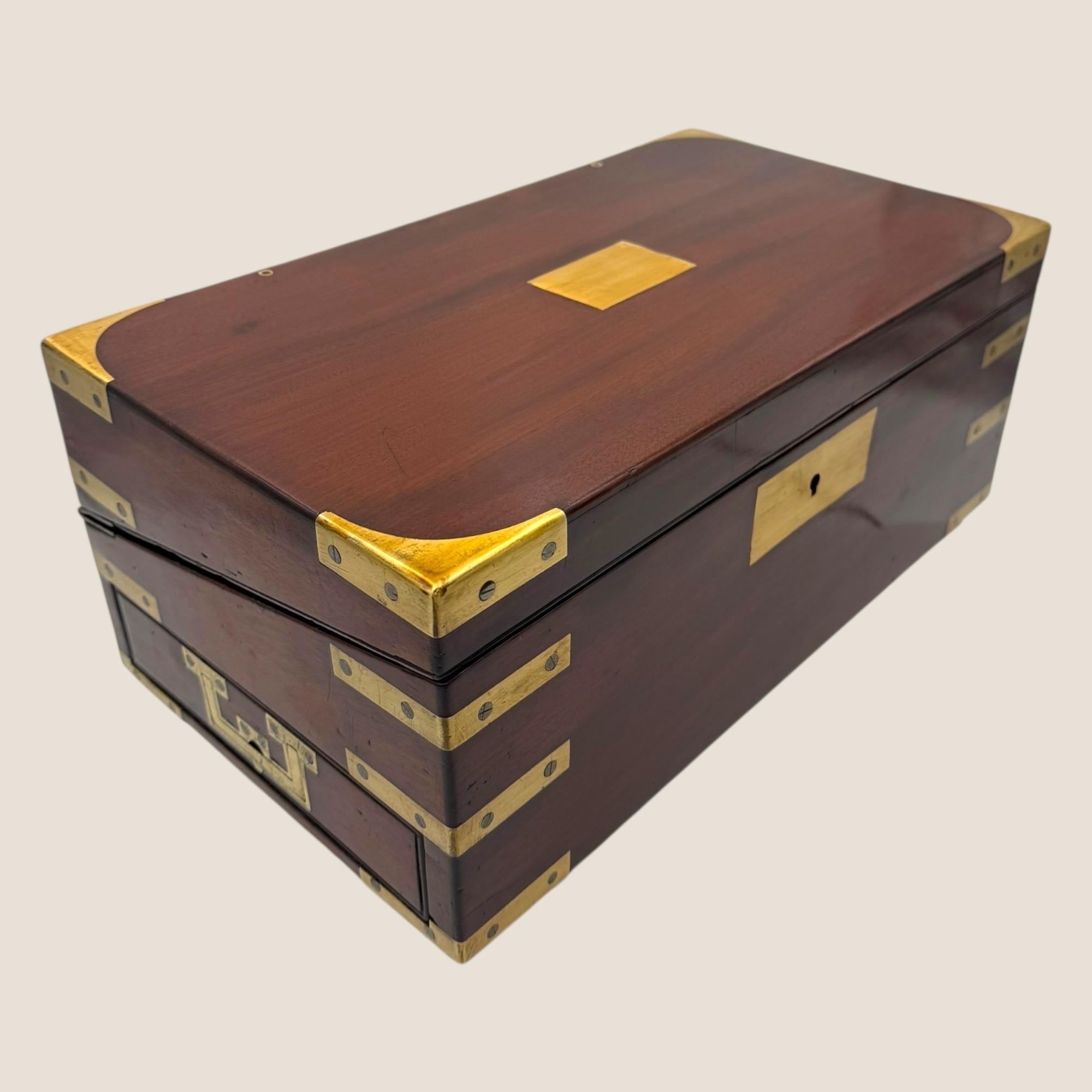 Georgian Mahagoni Campaigner Schreiben Schrägstrich Box (Kampagne) im Angebot