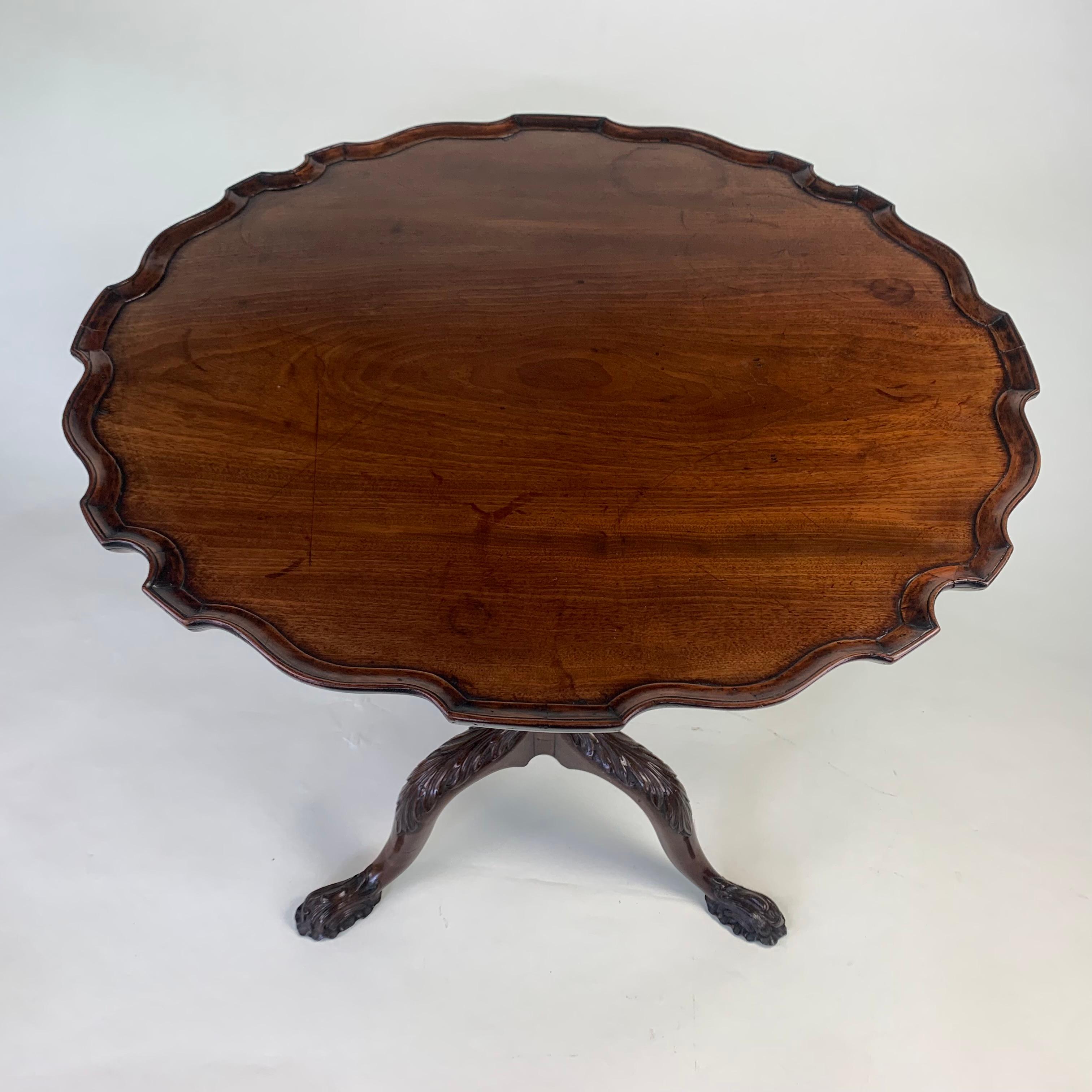 English Georgian Mahogany Carved Tripod Table with Piecrust Top For Sale